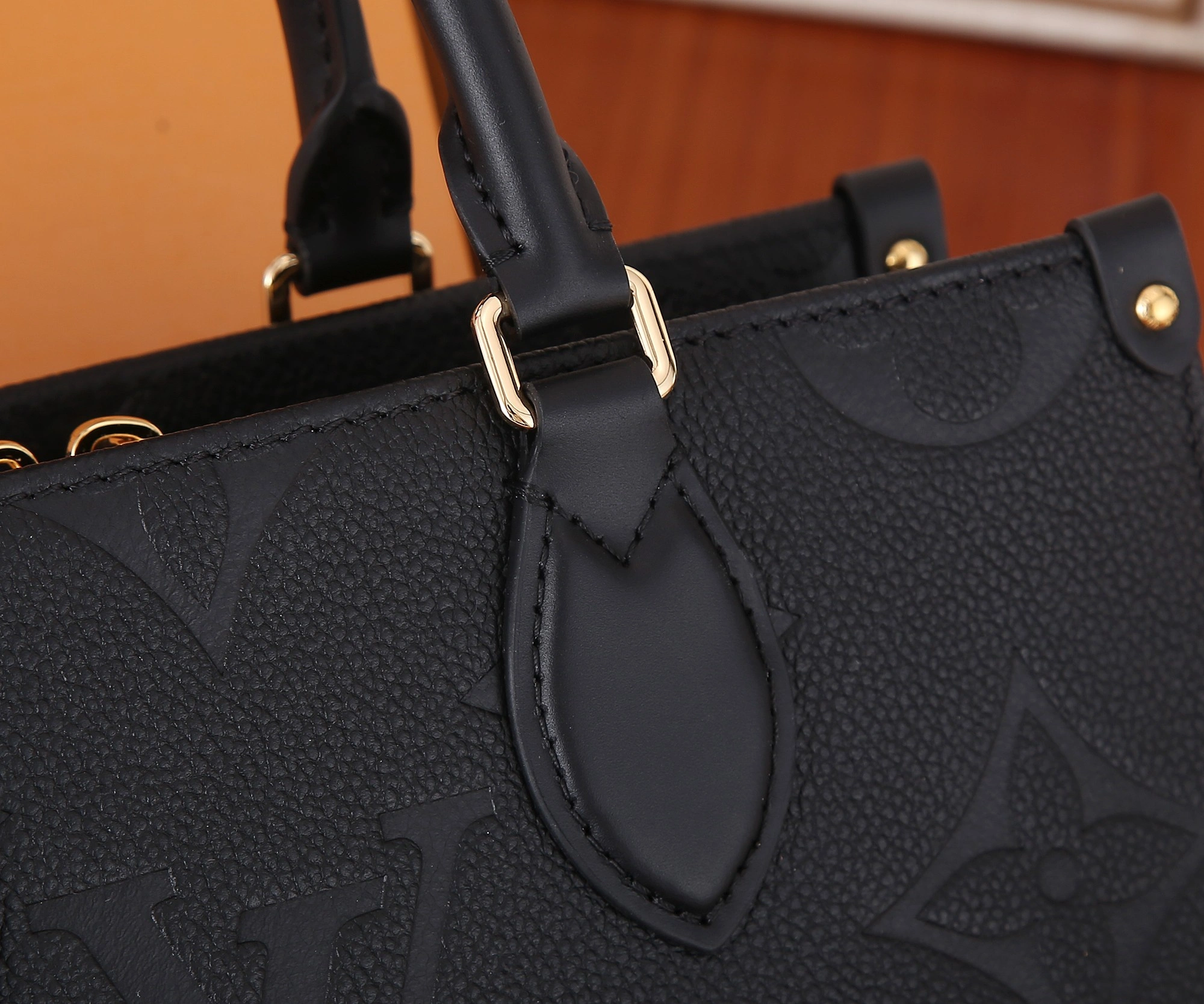 MOMO-- 8V M23640 high quality version OnTheGo East West cowhide item:D-B000J0840