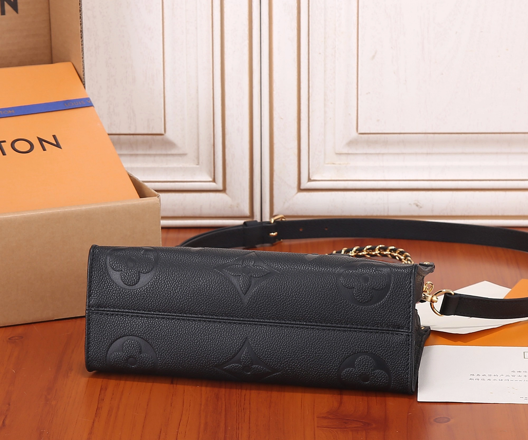 MOMO-- 8V M23640 high quality version OnTheGo East West cowhide item:D-B000J0840
