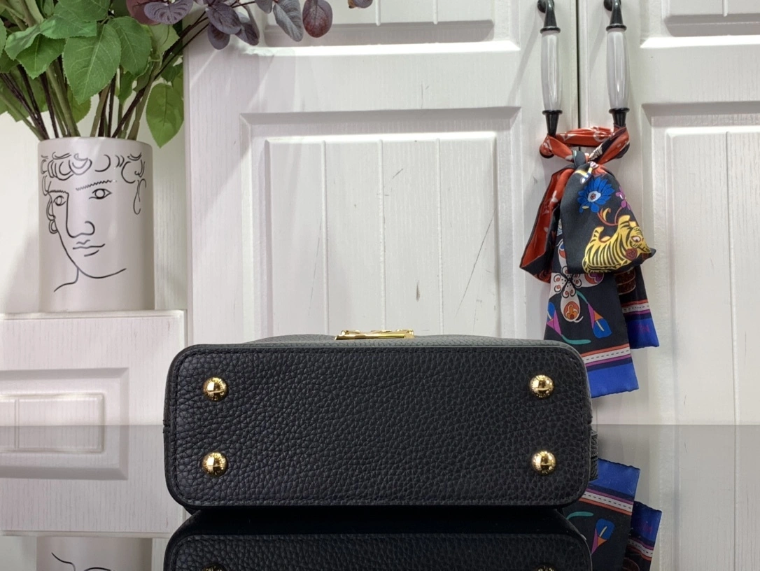 MOMO-- 8V M23943 Capucines cowhide item:D-B174F2041
