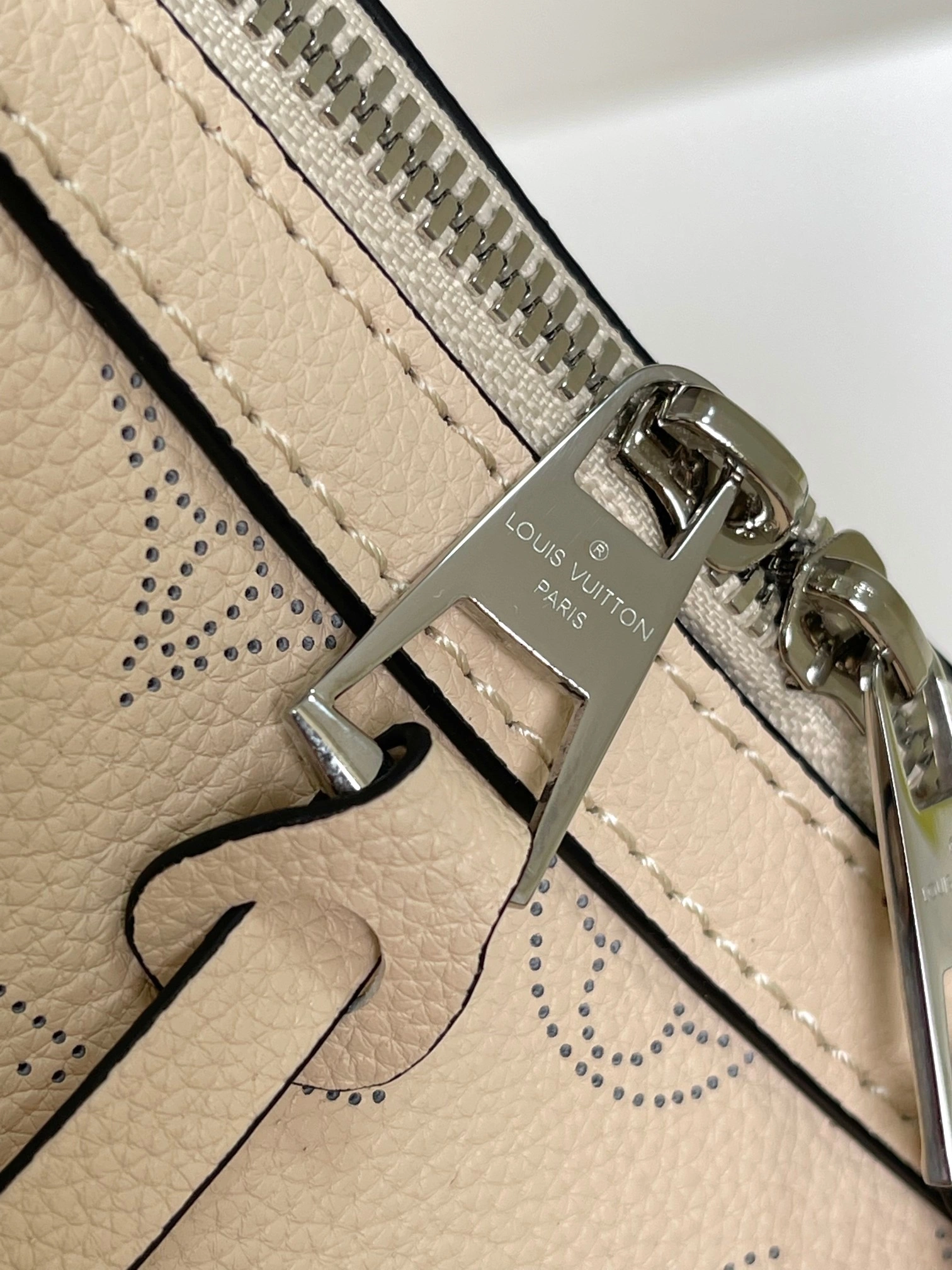 MOMO-- 8V M24114 high quality version Mahina Hand It All cowhide item:E-B225C0527