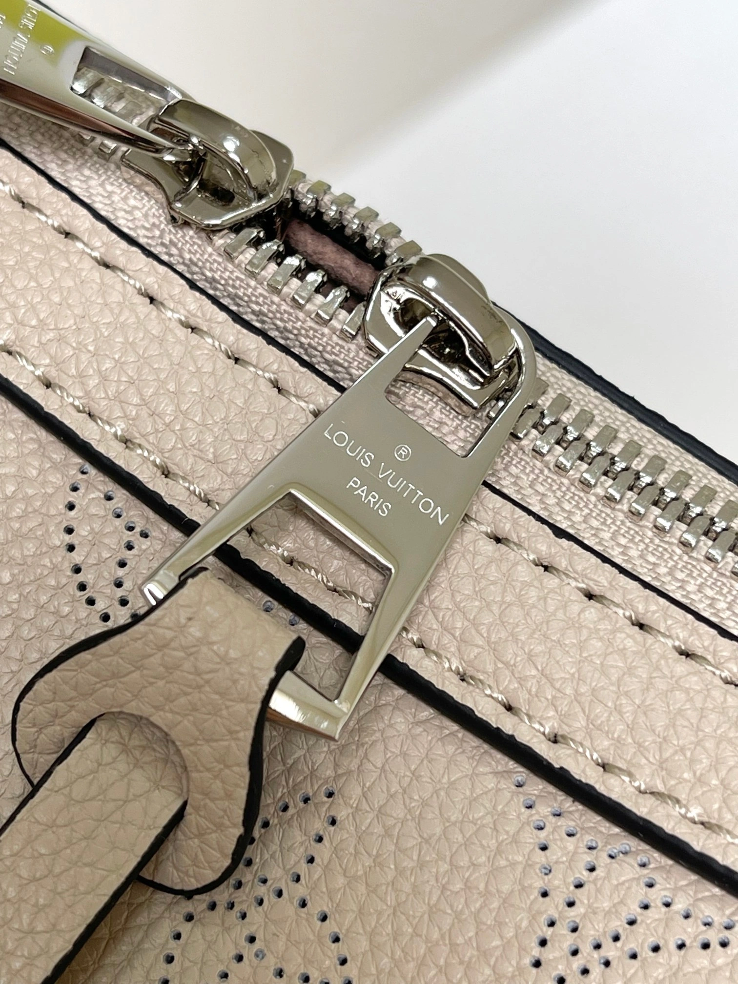 MOMO-- 8V M24255 high quality version Mahina Hand It All cowhide item:E-B225C0528