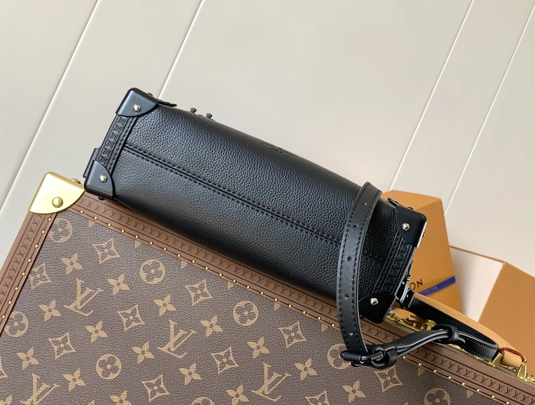 MOMO-- 8V M24309 high quality version Side Trunk cowhide item:E-B330B2130