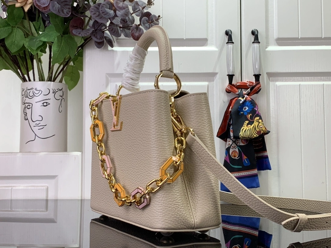 MOMO-- 8V M24684 Capucines BB cowhide item:D-B174G2128