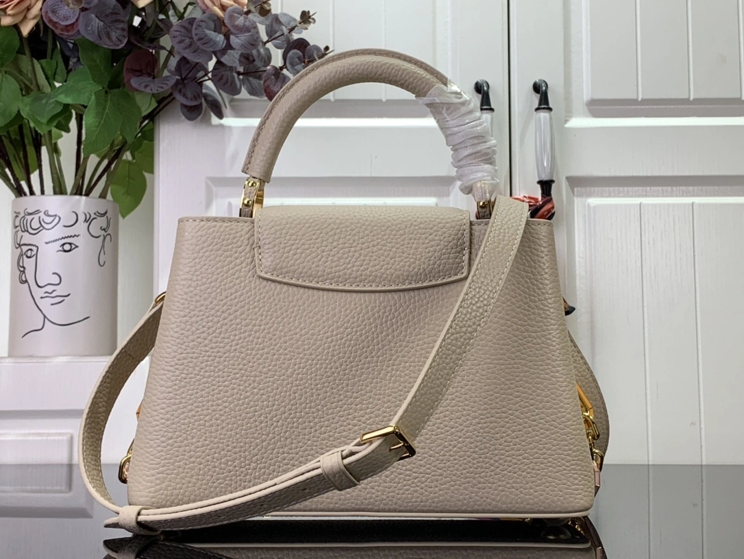 MOMO-- 8V M24684 Capucines BB cowhide item:D-B174G2128