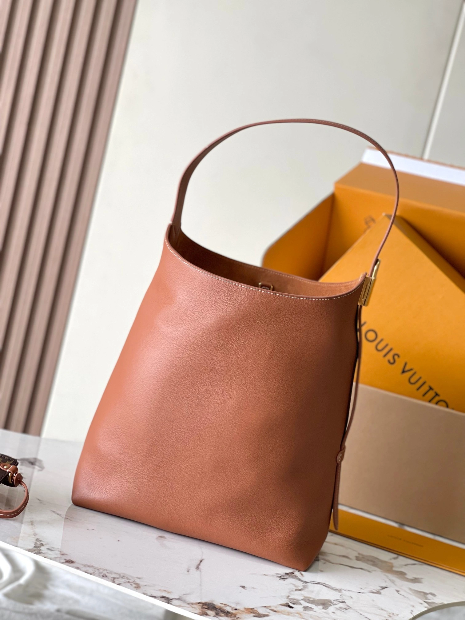 MOMO-- 8V M24974 high quality version Low Key Hobo cowhide item:D-B106J0856