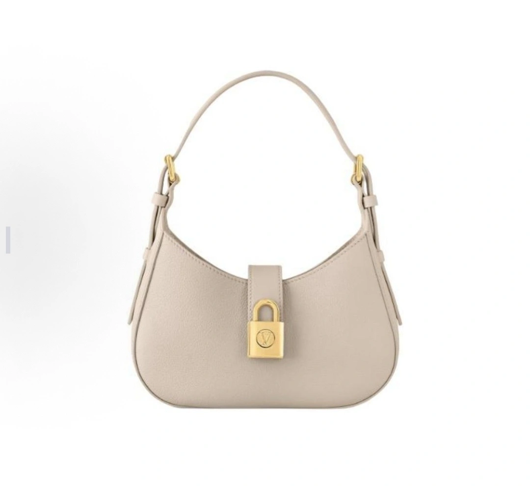 MOMO-- 8V M24990 high quality version Low Key Shoulder cowhide item:E-B574C0579