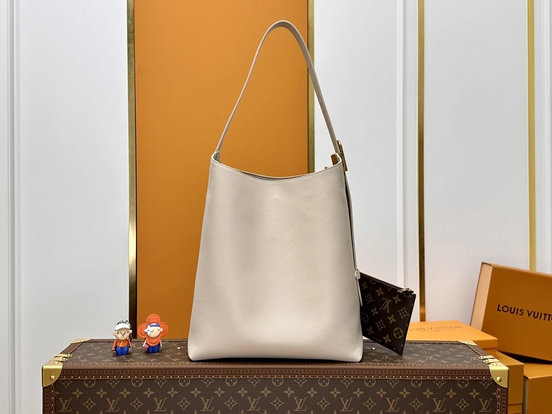 MOMO-- 8V M25022 high quality version Low Key Hobo cowhide item:E-B225C0582