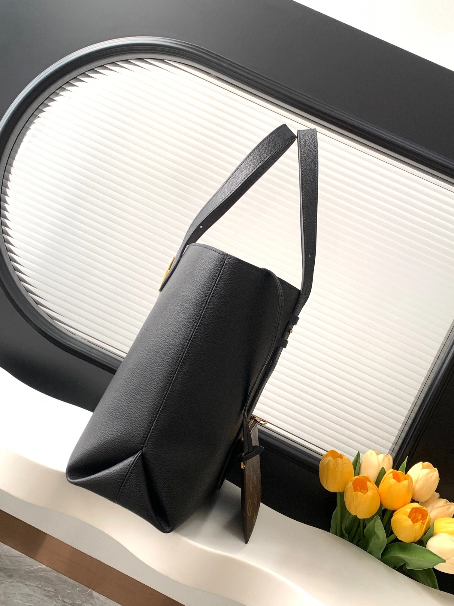 MOMO-- 8V M25341 high quality version Low Key Cabas cowhide item:D-B225J0832