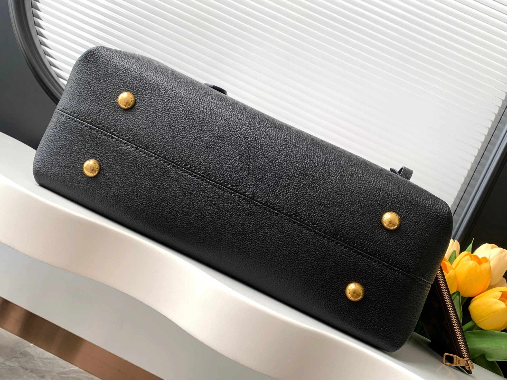 MOMO-- 8V M25341 high quality version Low Key Cabas cowhide item:D-B225J0832