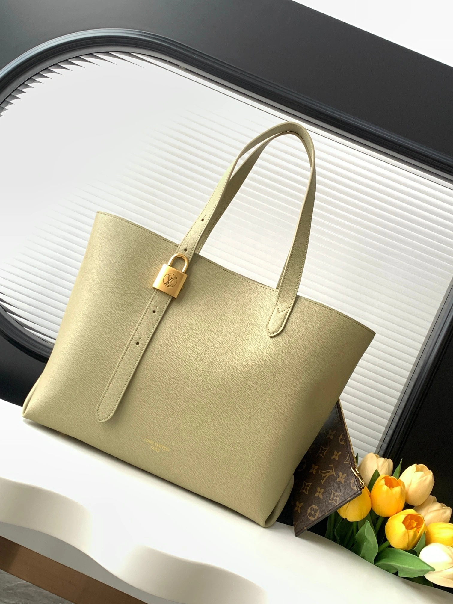 MOMO-- 8V M25343 high quality version Low Key Cabas cowhide item:D-B225J0834