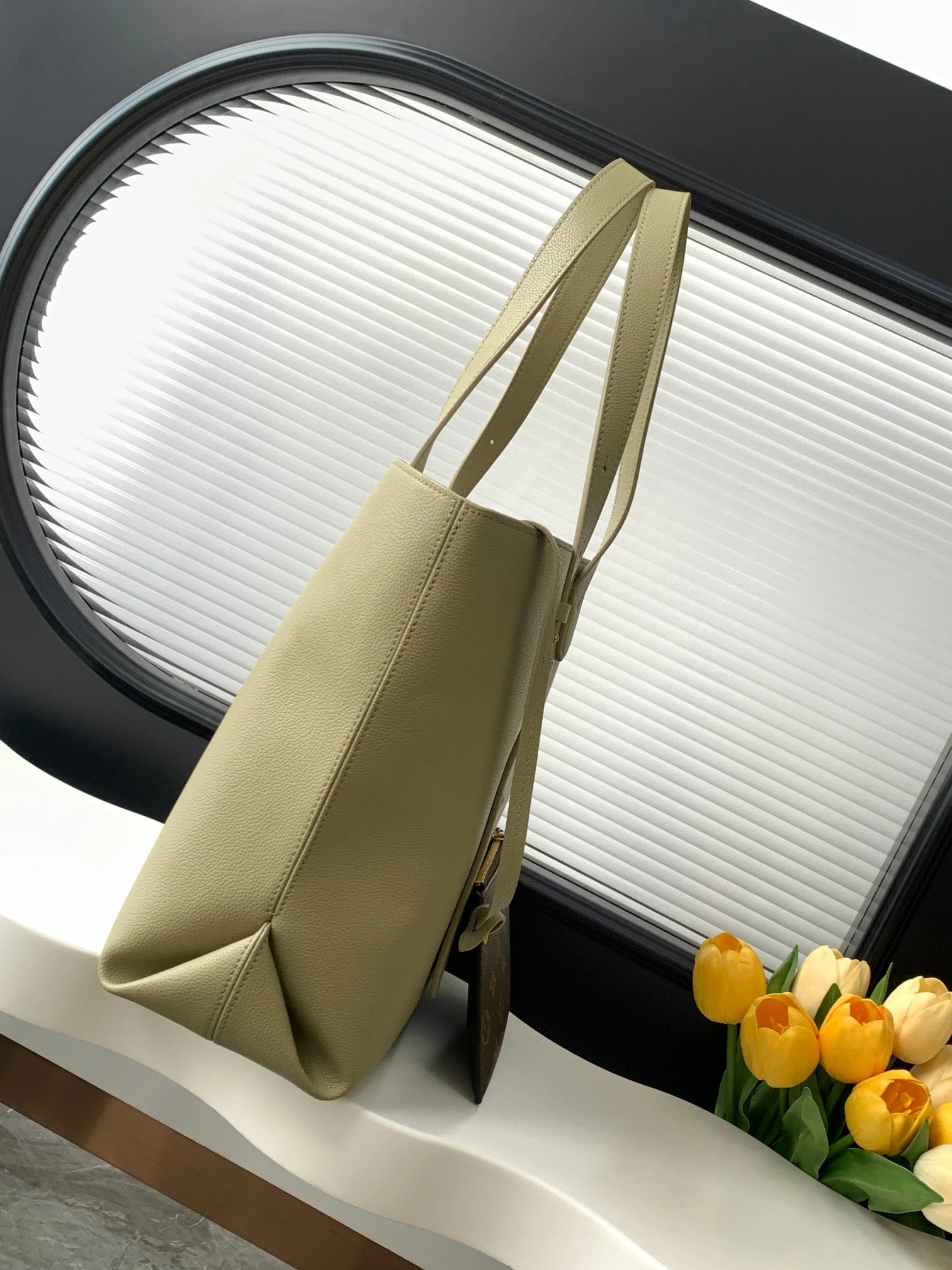 MOMO-- 8V M25343 high quality version Low Key Cabas cowhide item:D-B225J0834