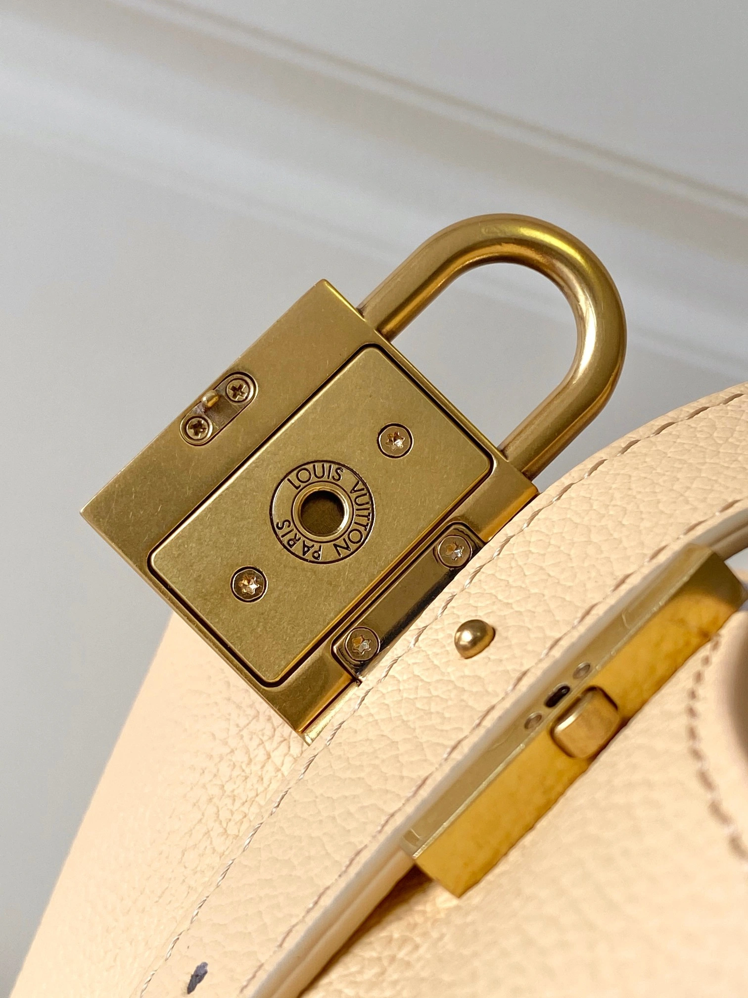 MOMO-- 8V M25353 high quality version item:E-B574C0581