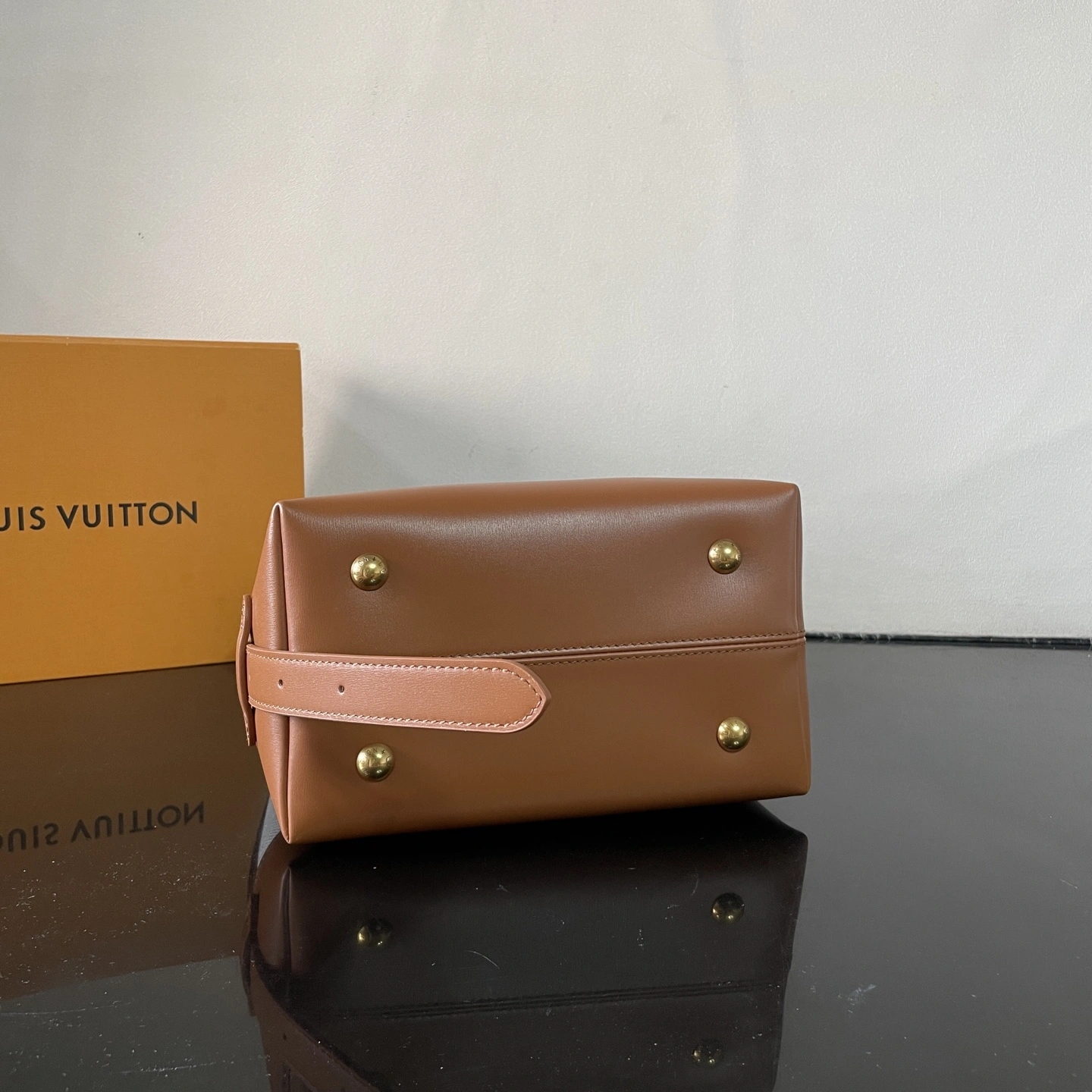 MOMO-- 8V M25468 high quality version Low Key Hobo cowhide item:E-B177I0317