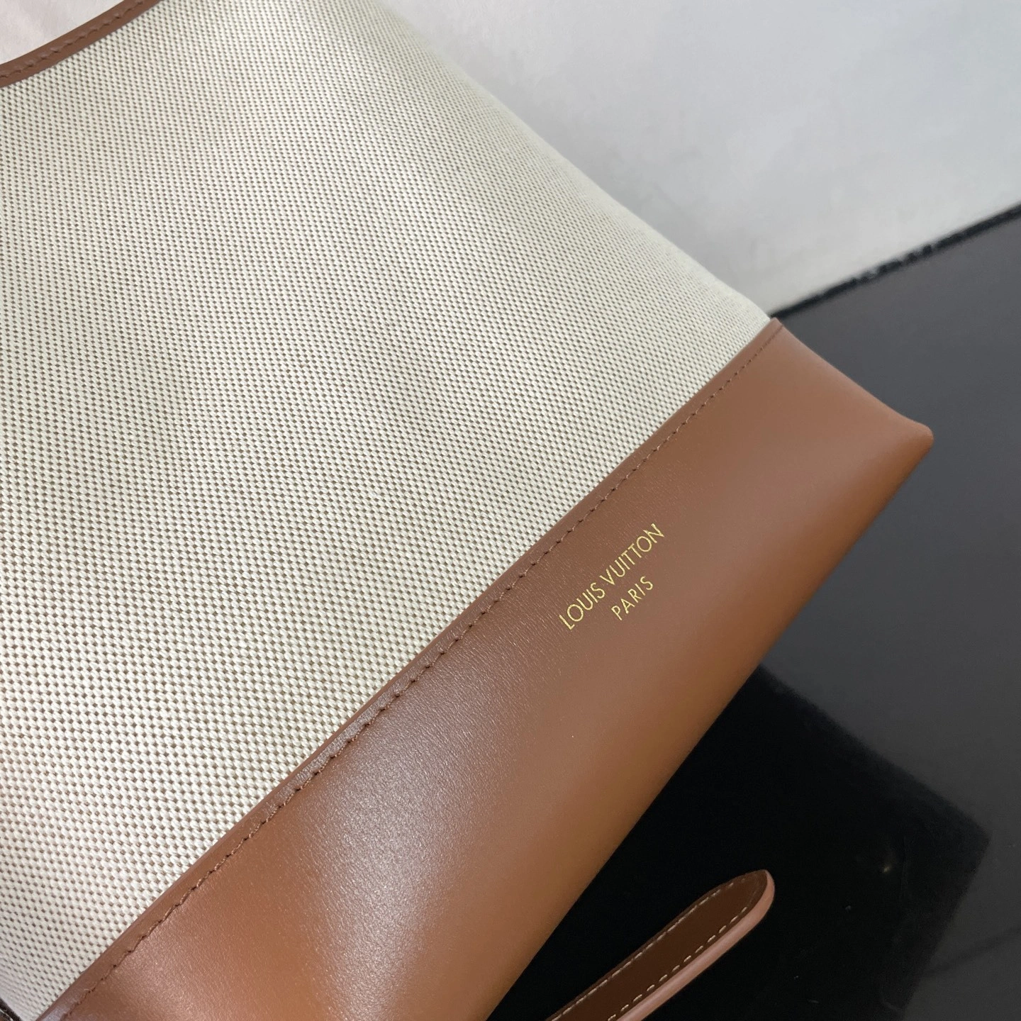 MOMO-- 8V M25468 high quality version Low Key Hobo cowhide item:E-B177I0317
