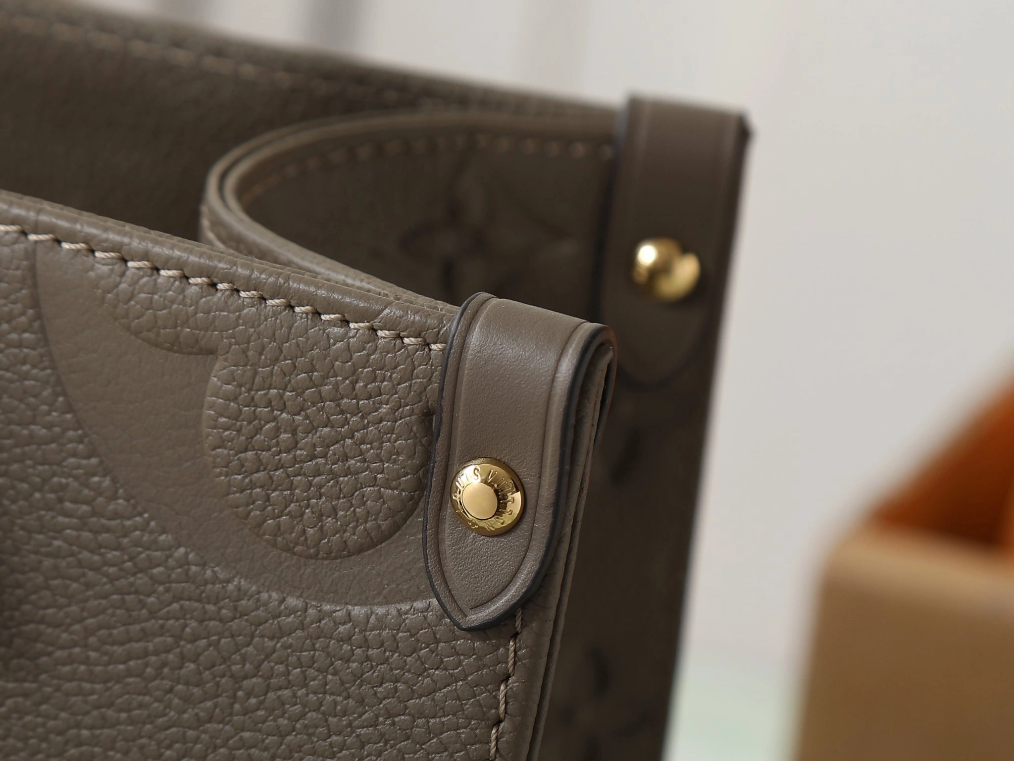 MOMO-- 8V M25523 high quality version OnTheGo MM cowhide item:E-B000L1802T