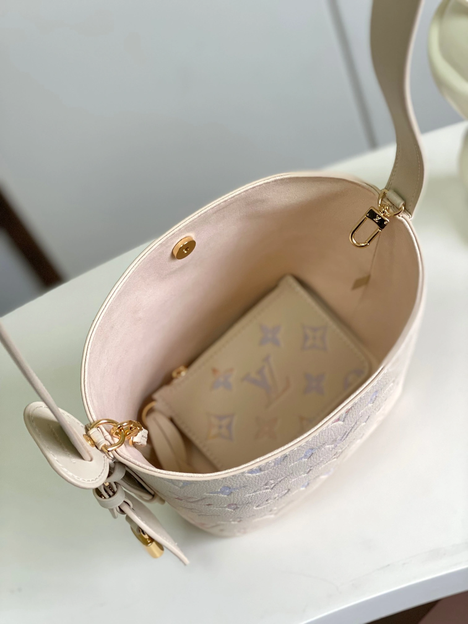 MOMO-- 8V M25673 high quality version All In BB Dream item:E-B177I2046