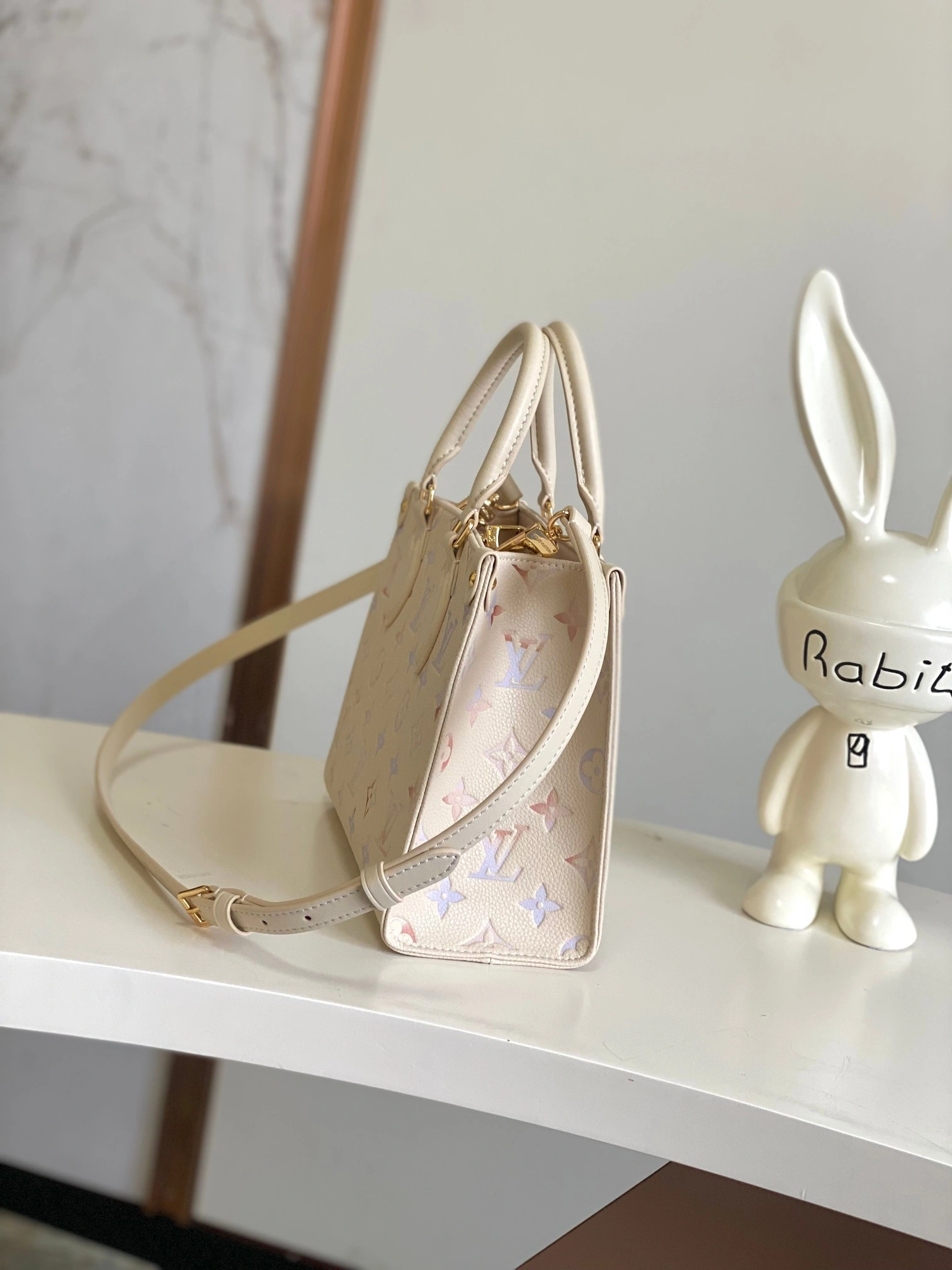 MOMO-- 8V M25770 high quality version OnTheGo Dream item:E-B177I2047