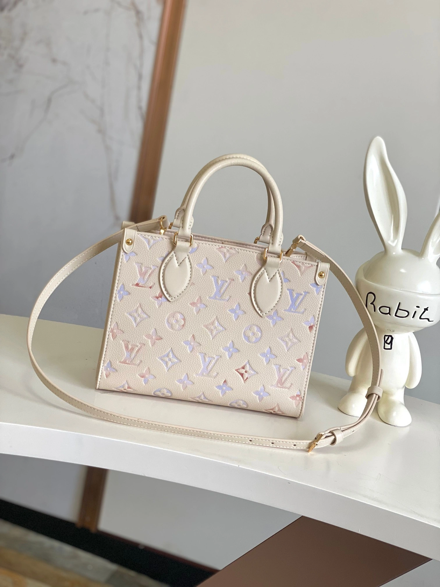 MOMO-- 8V M25770 high quality version OnTheGo Dream item:E-B177I2047