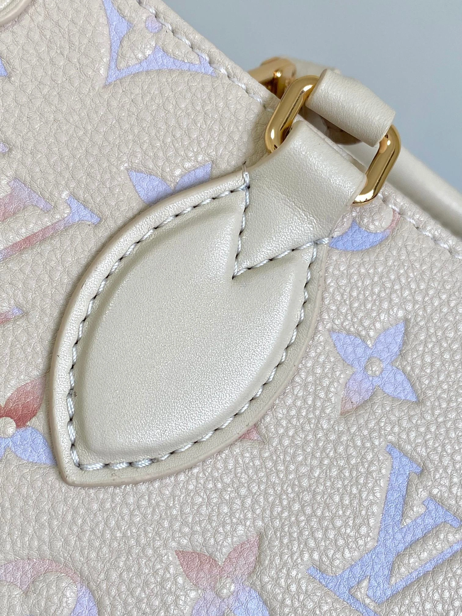 MOMO-- 8V M25770 high quality version OnTheGo Dream item:E-B177I2047