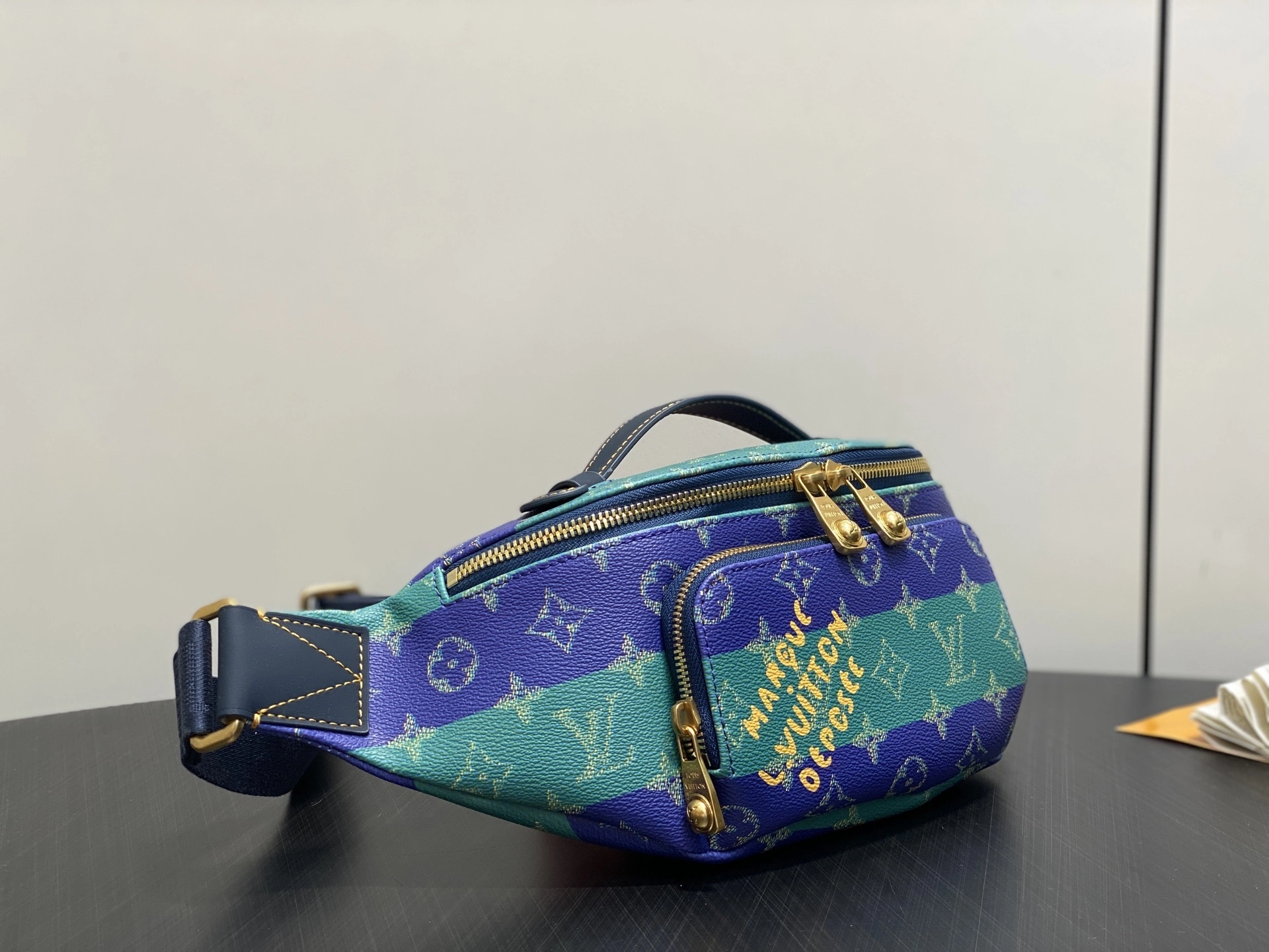 MOMO-- 8V M25783 high quality version Rush bumbag item:E-B000J1845