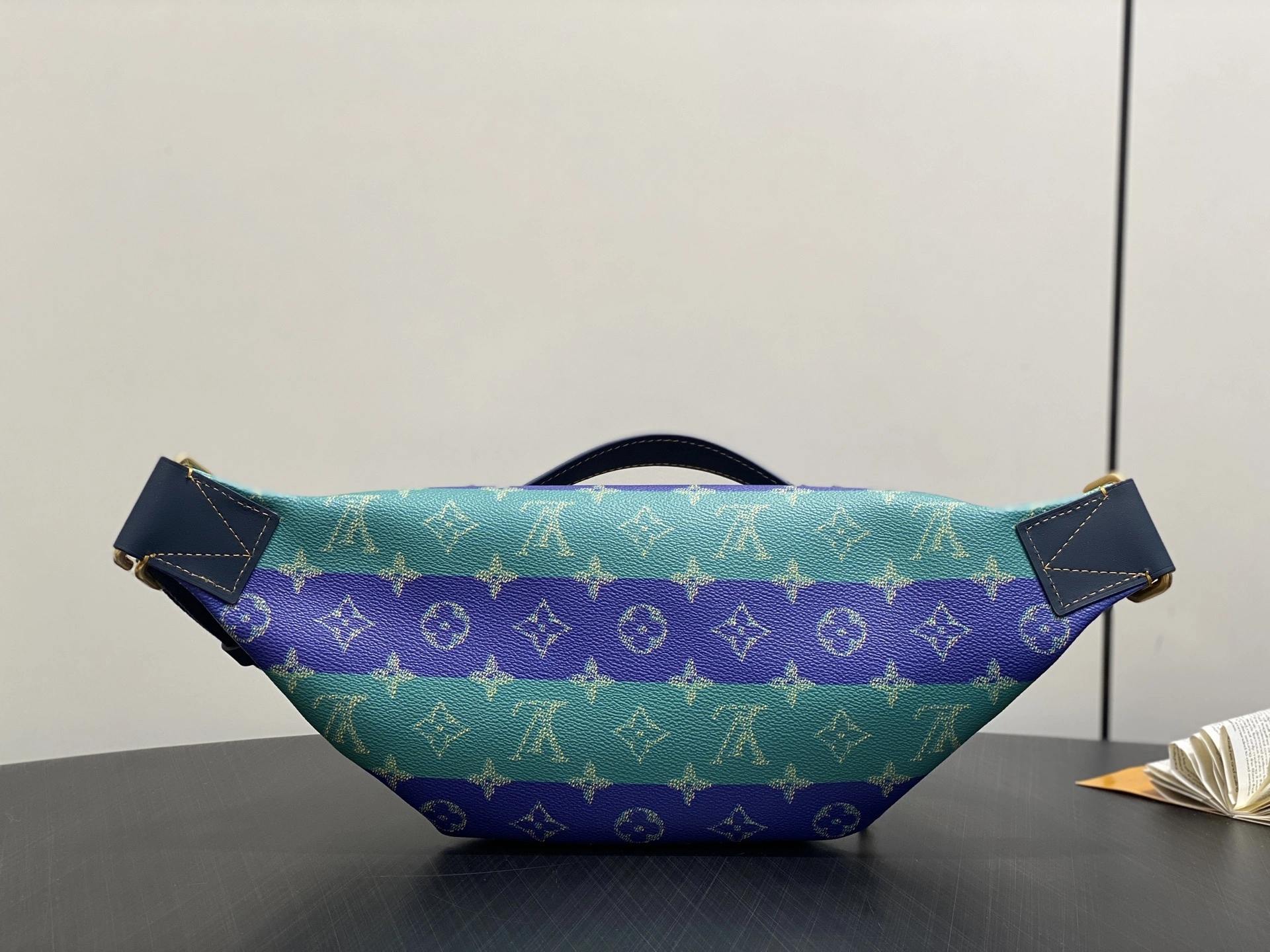 MOMO-- 8V M25783 high quality version Rush bumbag item:E-B000J1845