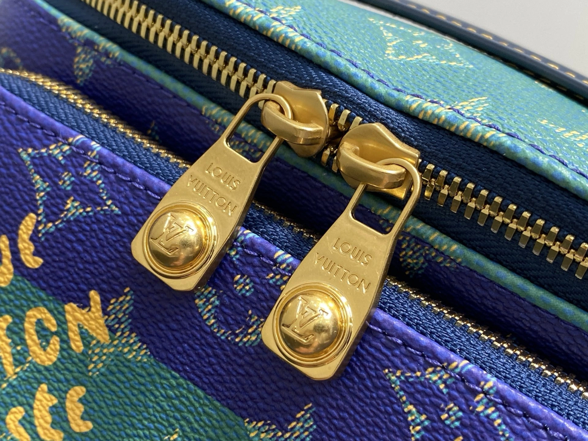 MOMO-- 8V M25783 high quality version Rush bumbag item:E-B000J1845