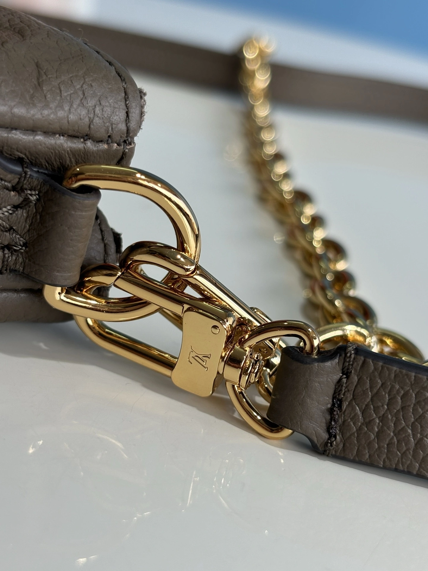 MOMO-- 8V M25816 high quality version cowhide item:E-B808L1820T