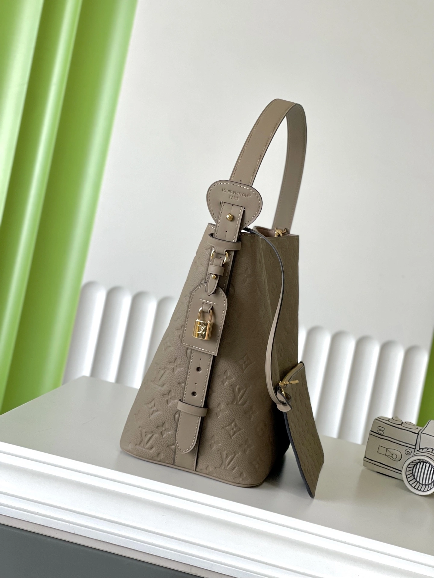 MOMO-- 8V M25823 high quality version ALL IN item:E-B000L1810T