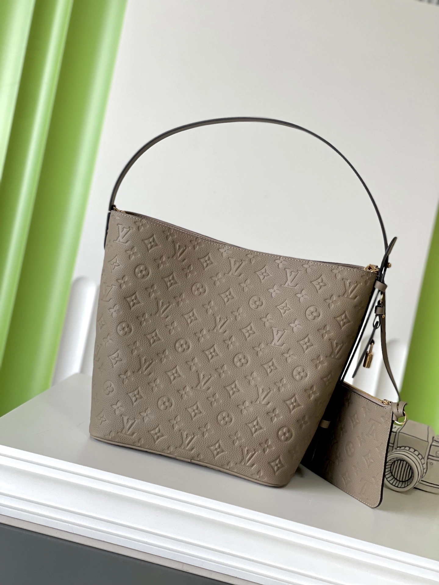 MOMO-- 8V M25823 high quality version ALL IN item:E-B000L1810T