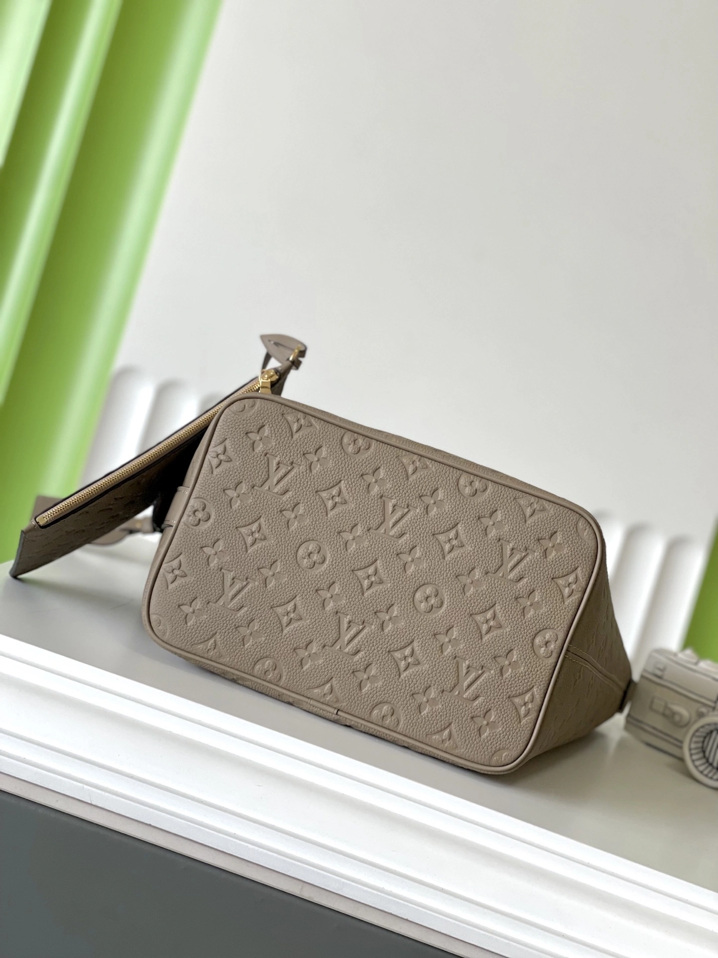 MOMO-- 8V M25823 high quality version ALL IN item:E-B000L1810T