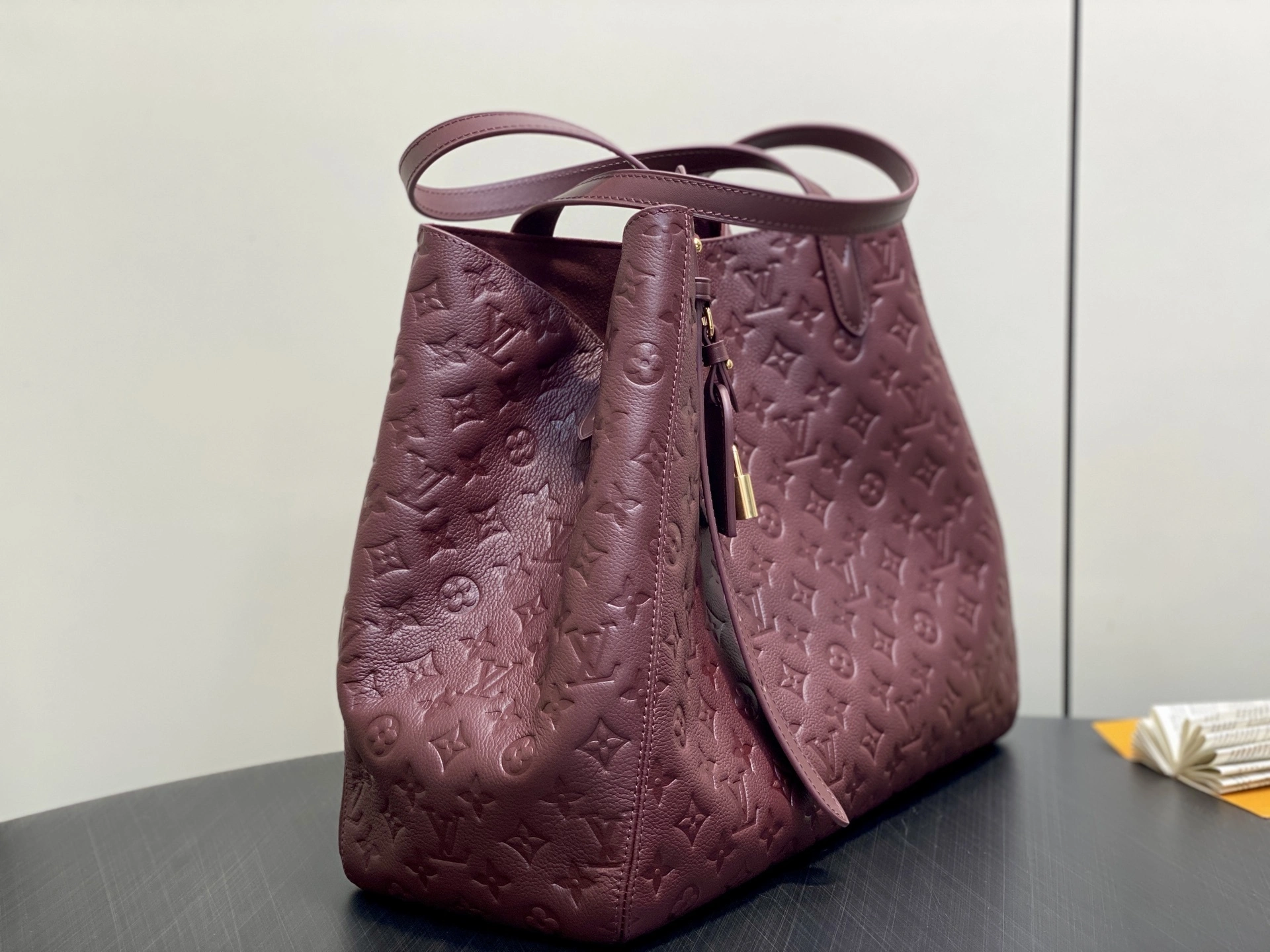 MOMO-- 8V M25888 high quality version All Ln One item:E-B000J1843