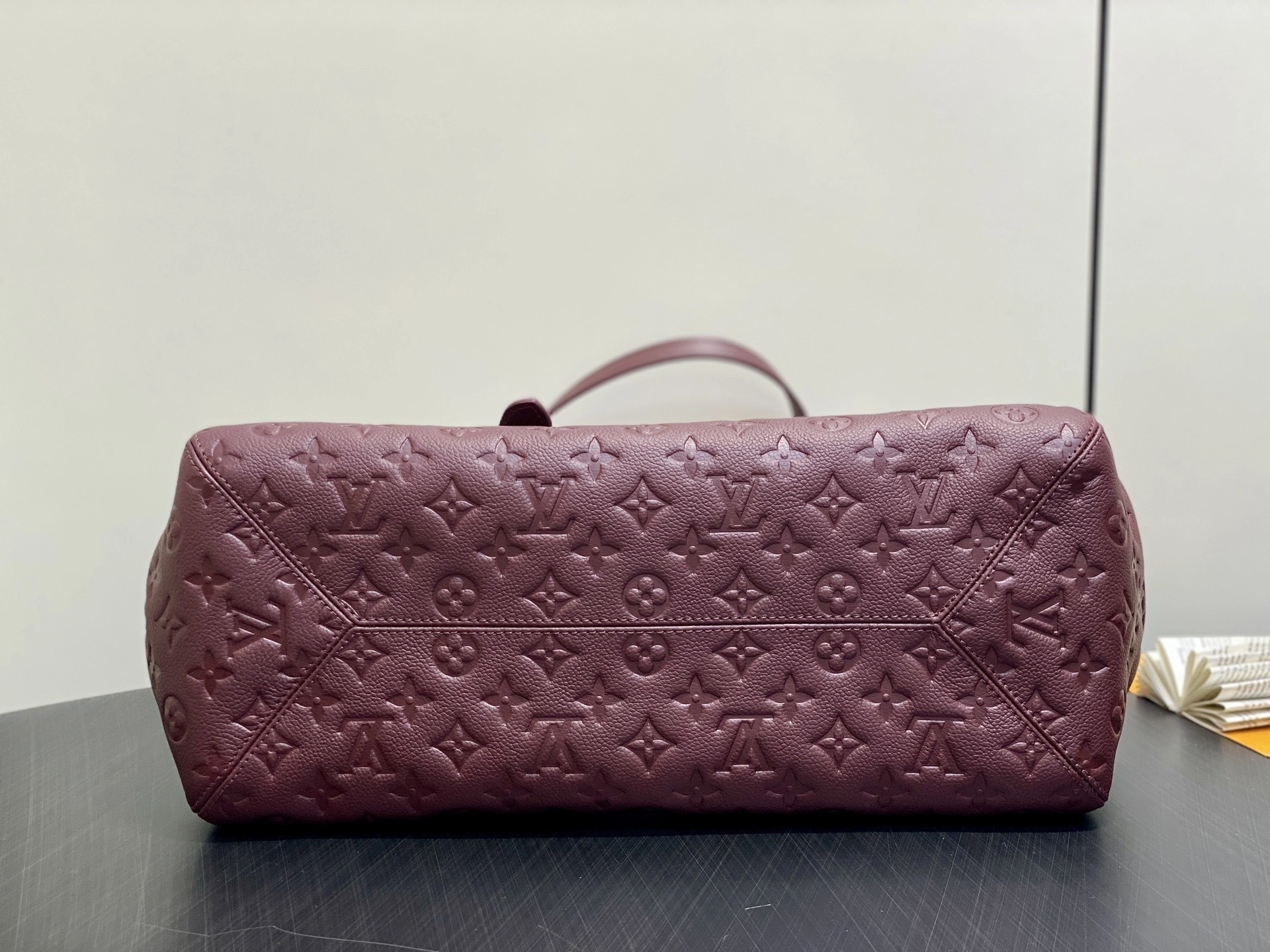 MOMO-- 8V M25888 high quality version All Ln One item:E-B000J1843
