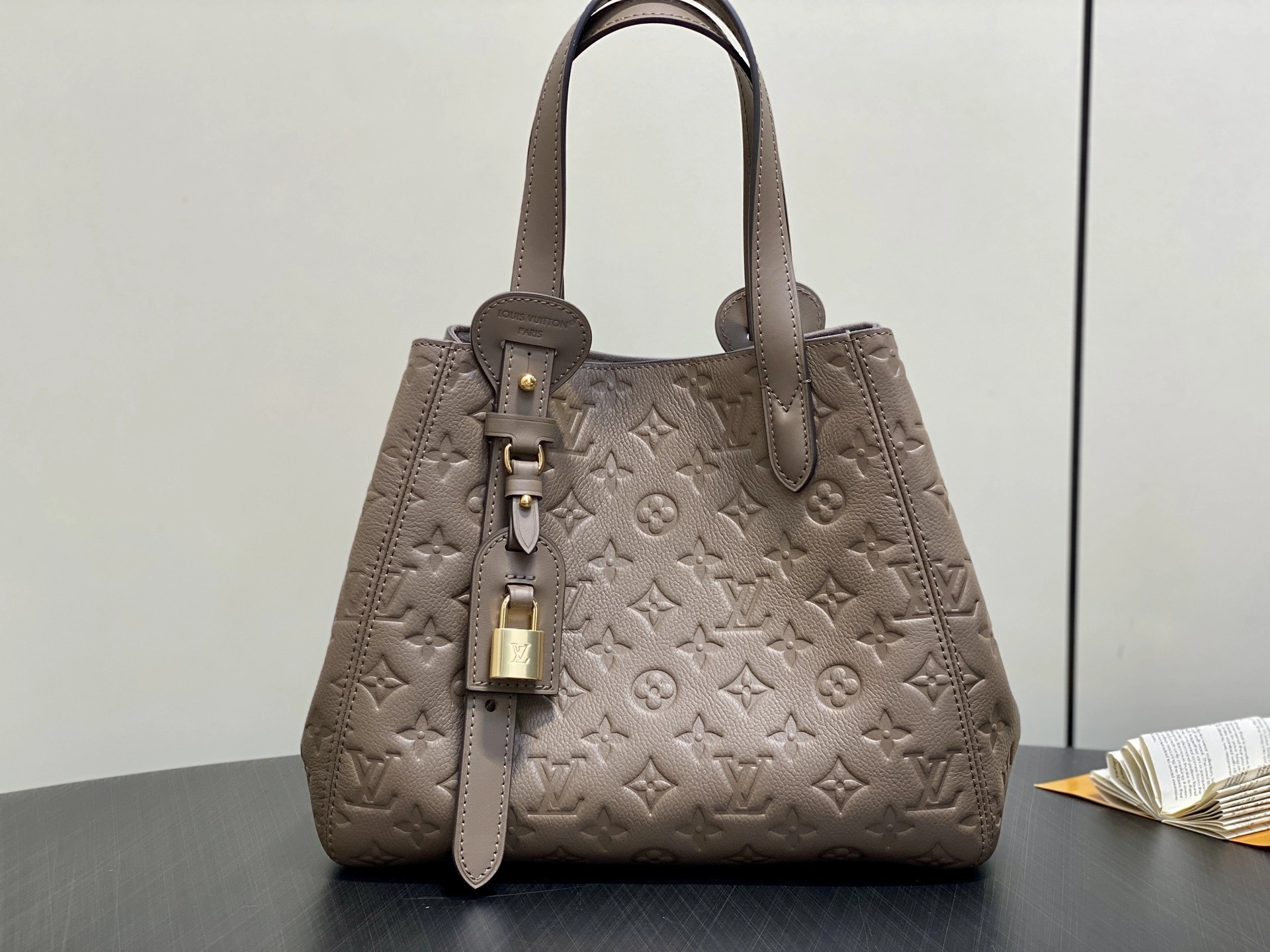 MOMO-- 8V M25890 high quality version All In One All-In item:E-B000J1820
