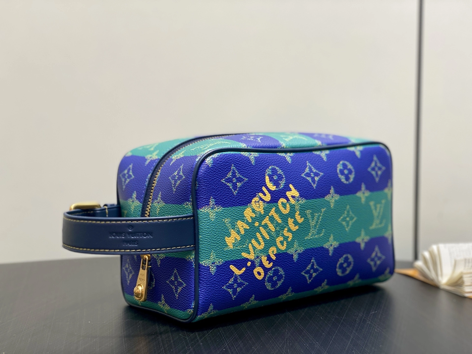 MOMO-- 8V M25902 high quality version Locker Dopp Kit cowhide item:E-B000J1813