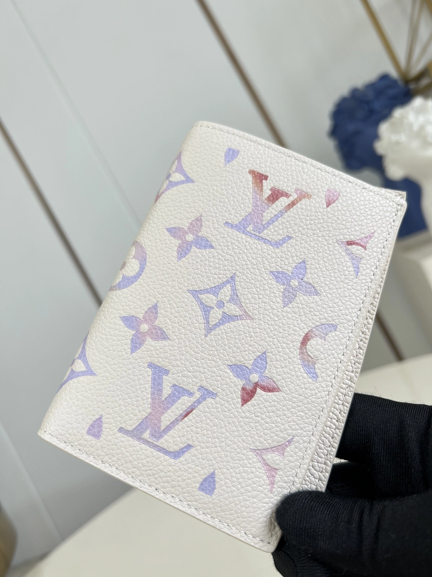 MOMO-- 8V M25917 high quality version cowhide item:E-B177I0310