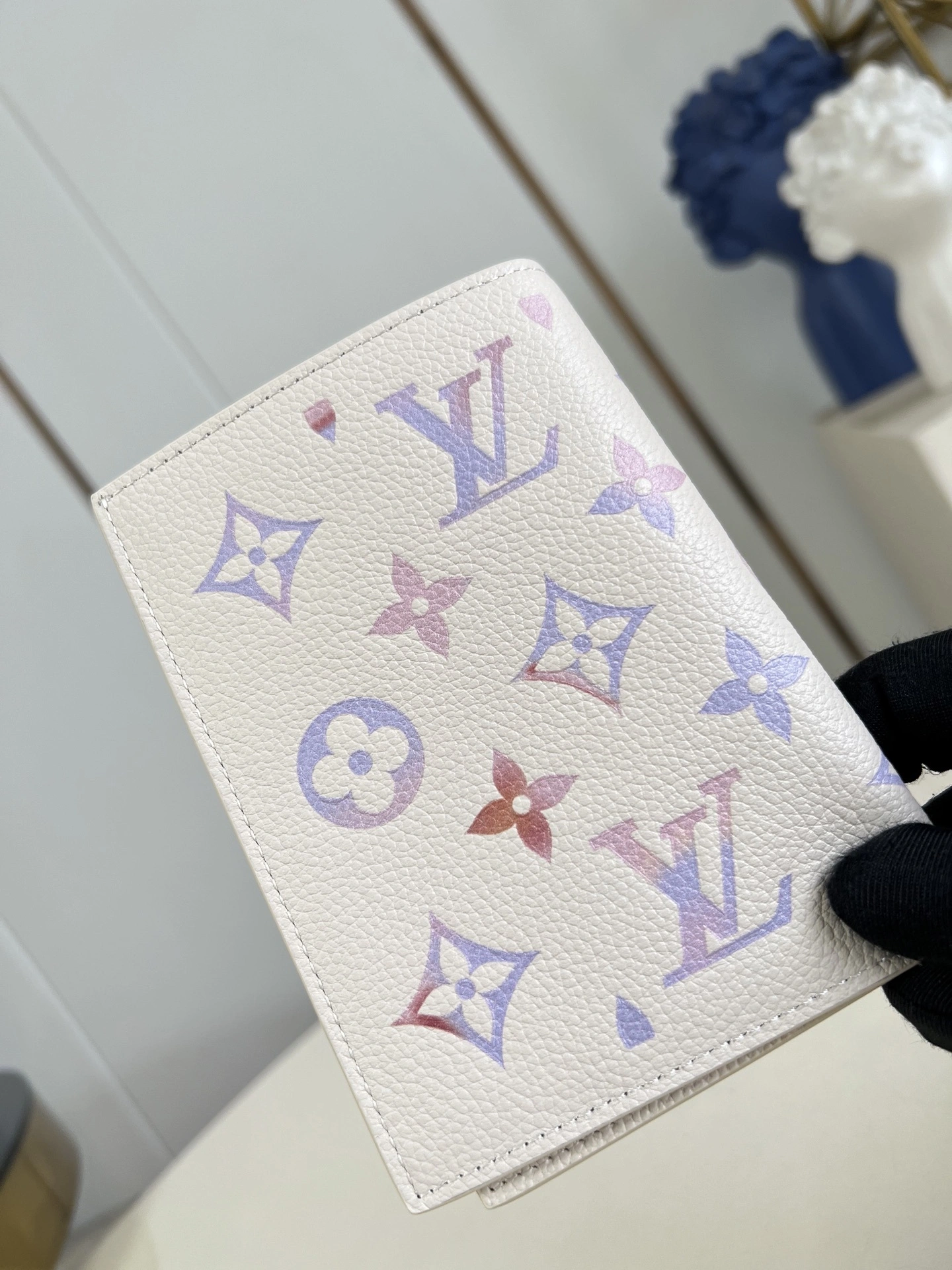 MOMO-- 8V M25917 high quality version cowhide item:E-B177I0310