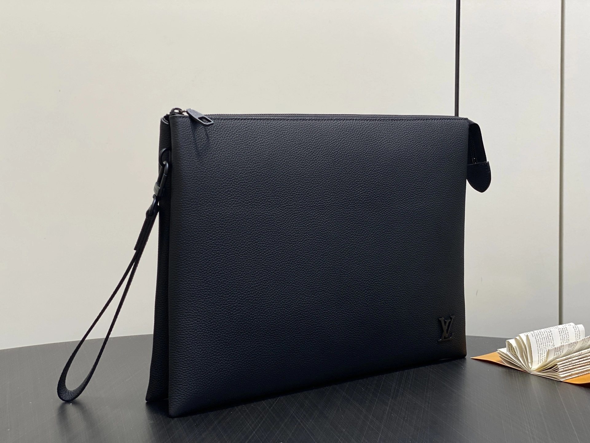 MOMO-- 8V M25943 high quality version Duo Pouch Calfskin item:E-B000J1851