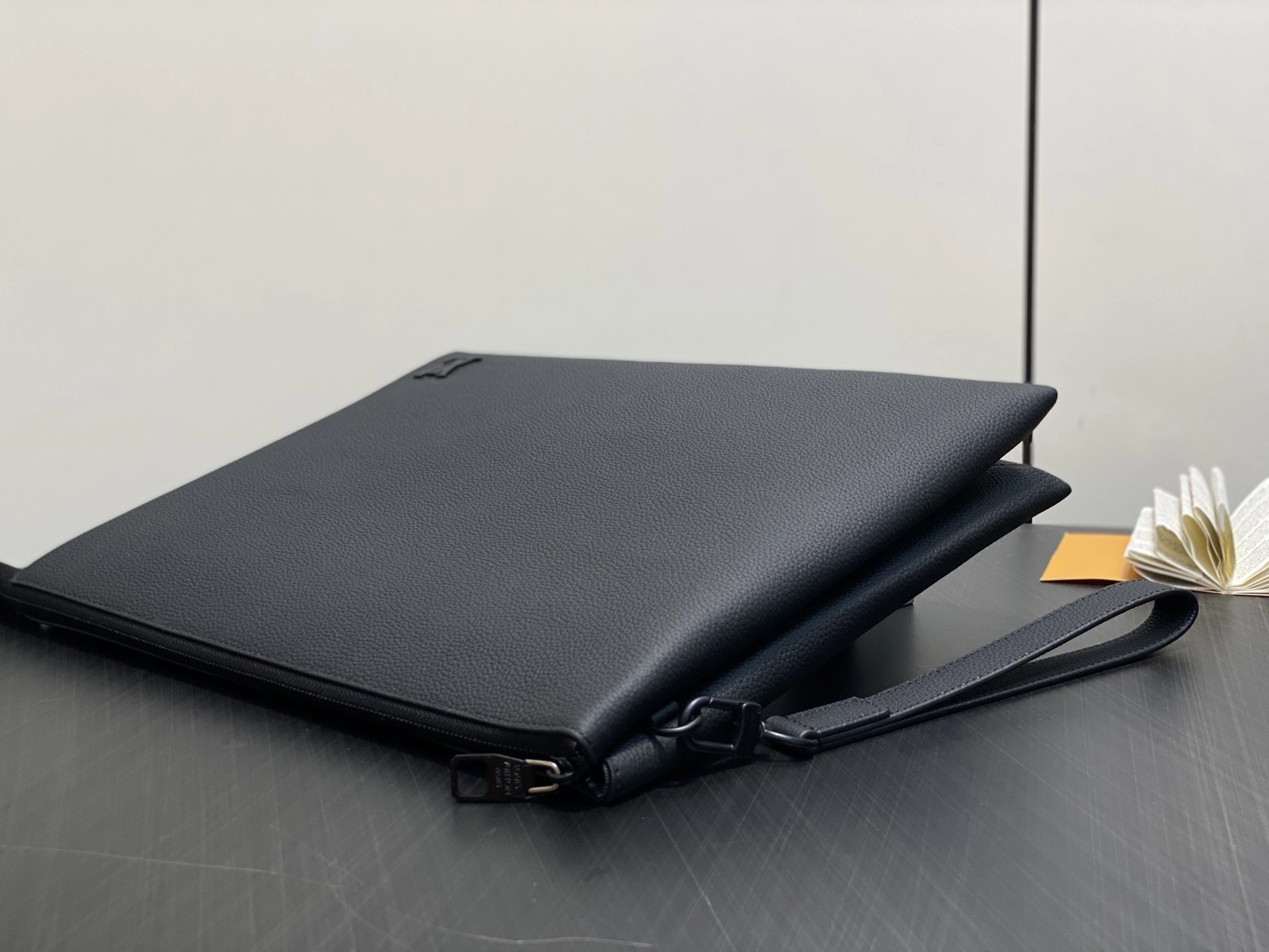 MOMO-- 8V M25943 high quality version Duo Pouch Calfskin item:E-B000J1851