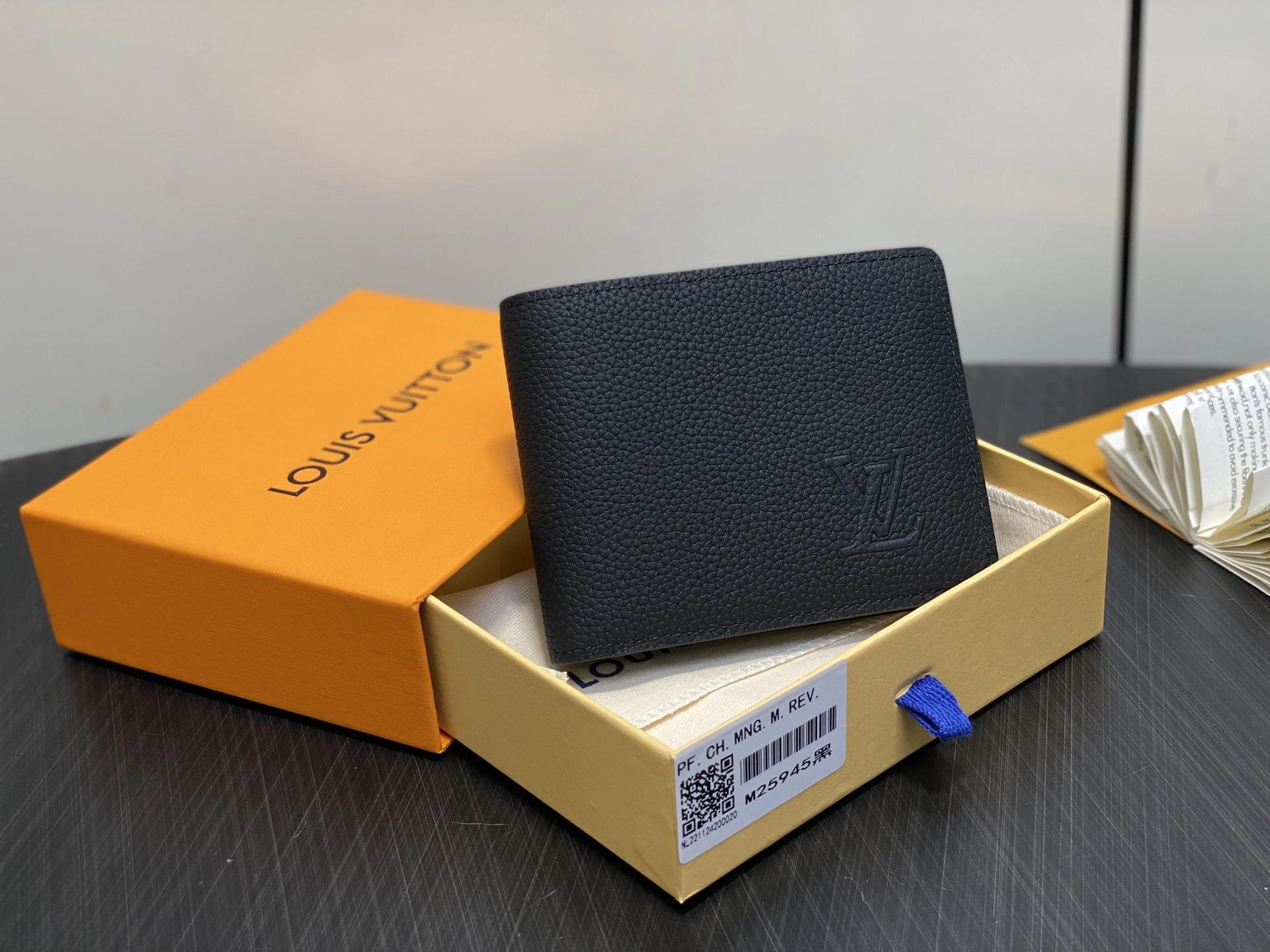 MOMO-- 8V M25945 high quality version Multiple wallet Calfskin item:E-B000J1805