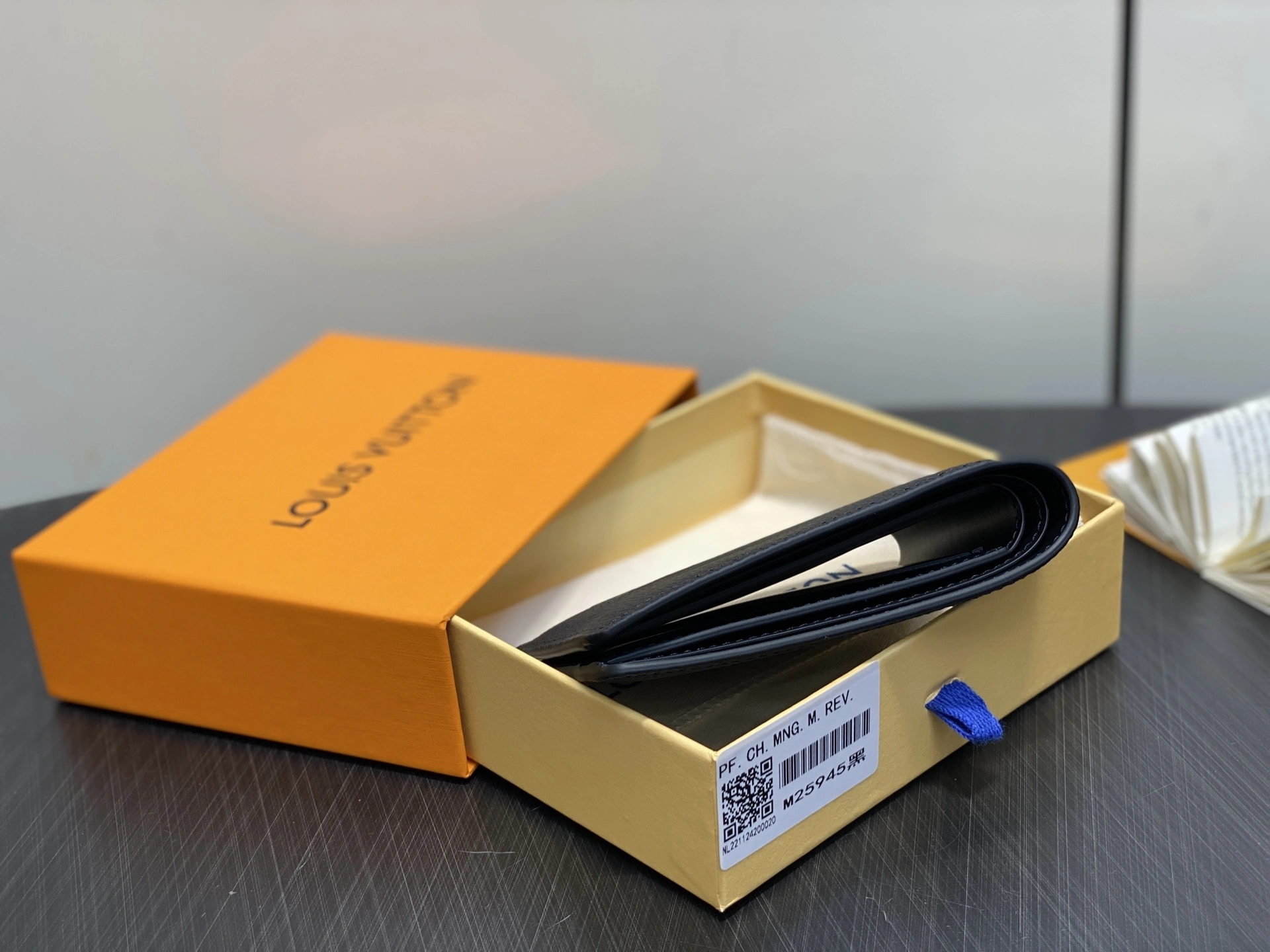 MOMO-- 8V M25945 high quality version Multiple wallet Calfskin item:E-B000J1805