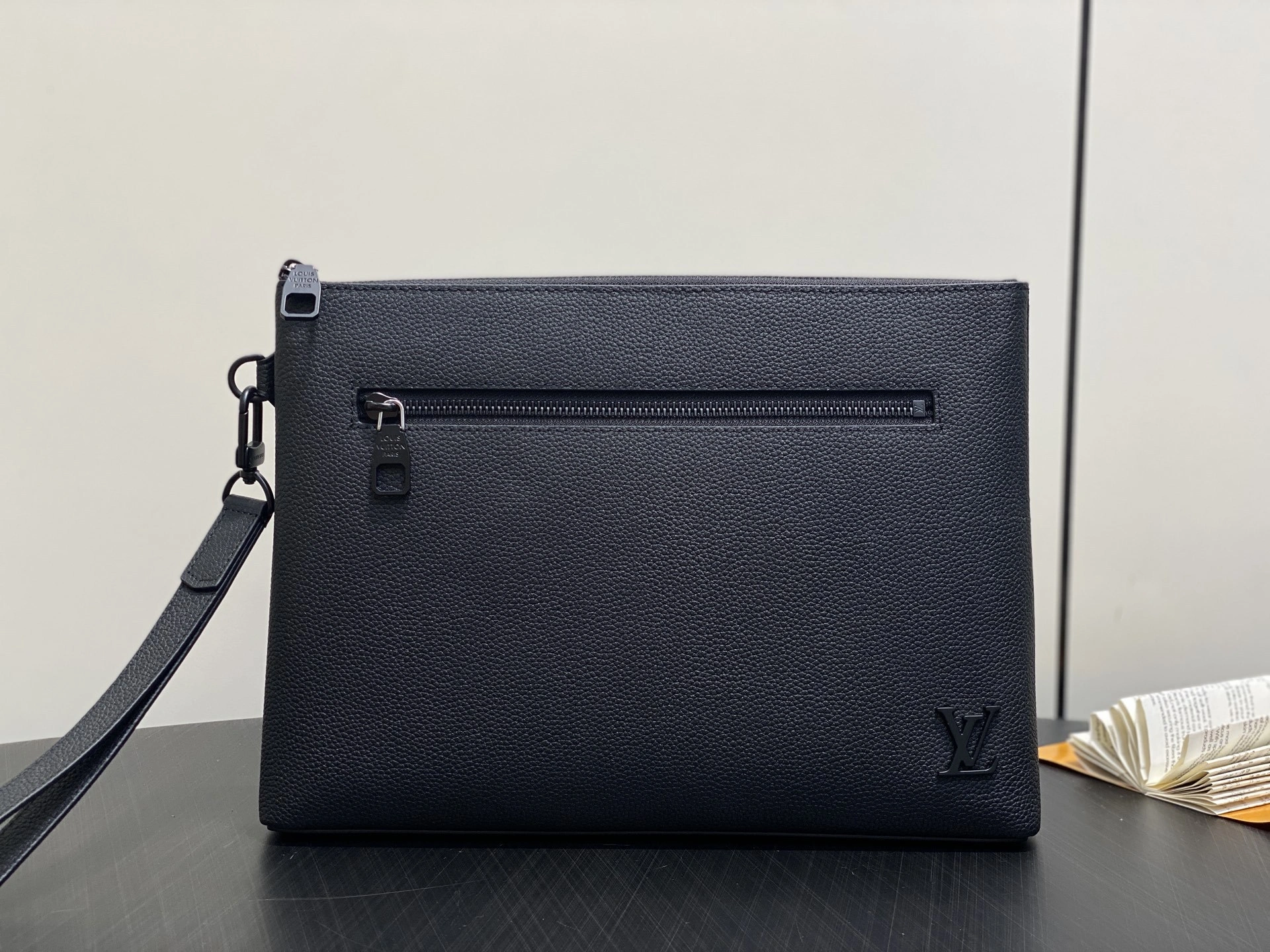 MOMO-- 8V M25955 high quality version item:E-B000J1852