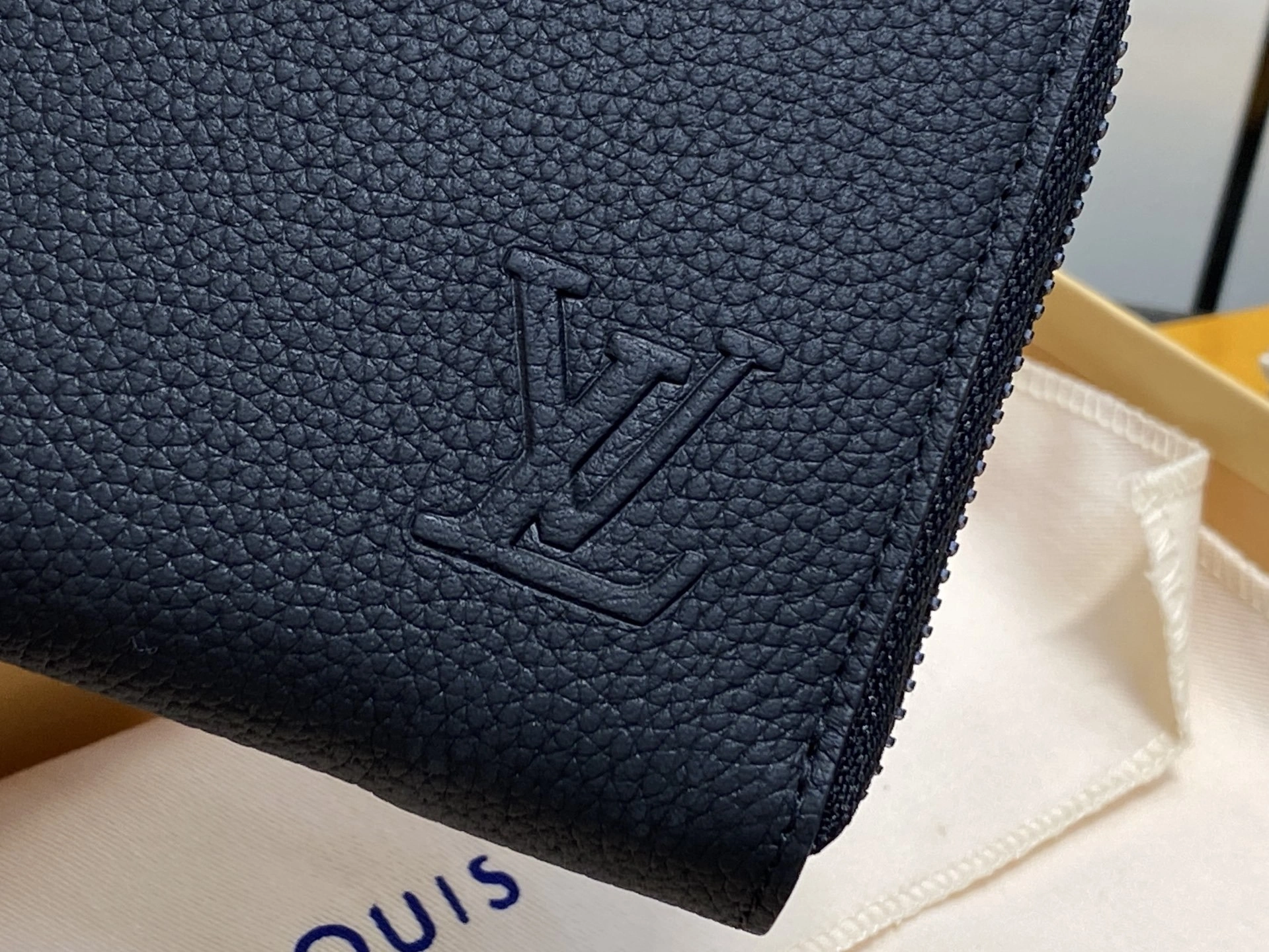 MOMO-- 8V M25959 high quality version Zippy Calfskin item:E-B000J1808