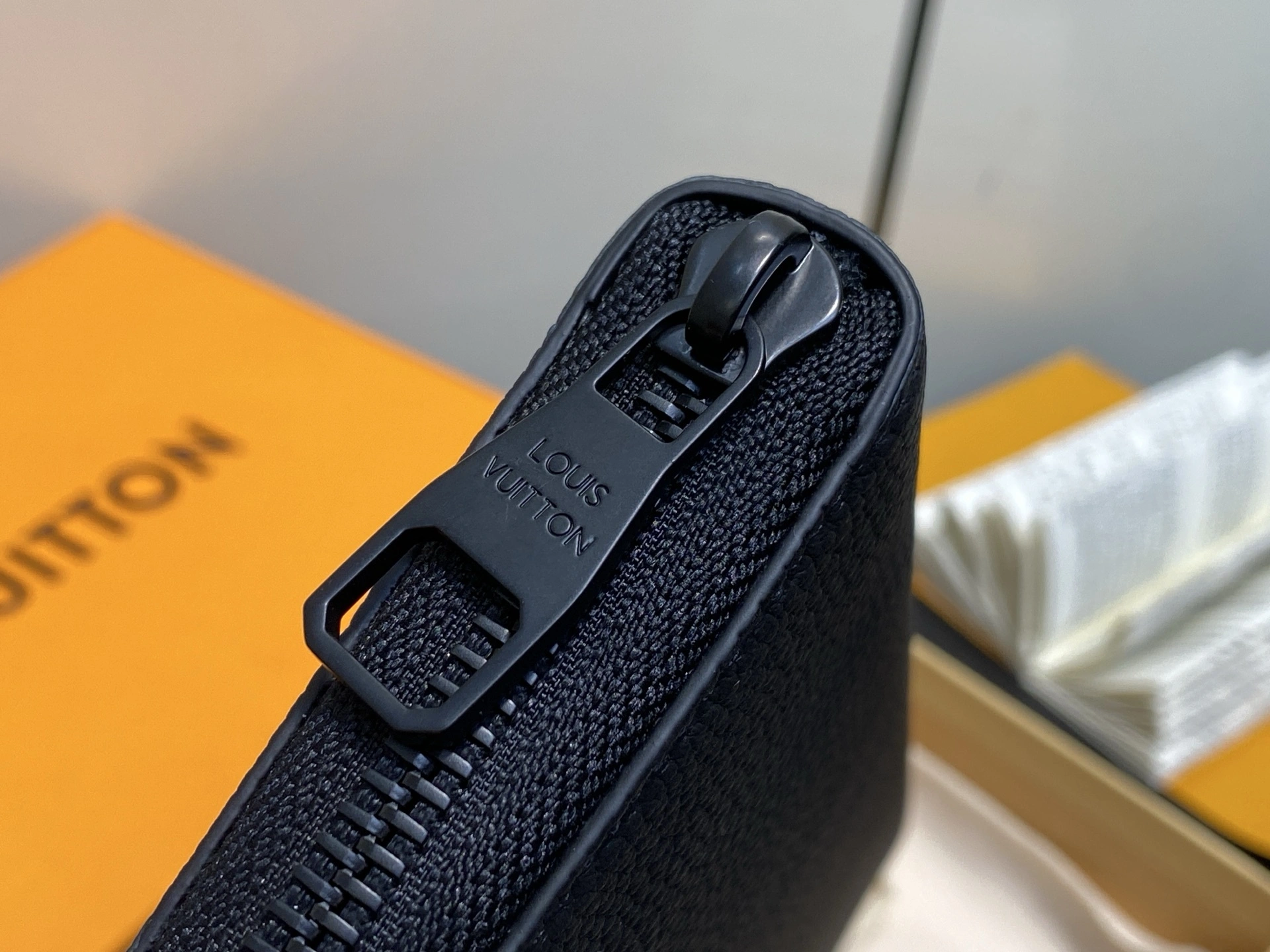 MOMO-- 8V M25959 high quality version Zippy Calfskin item:E-B000J1808