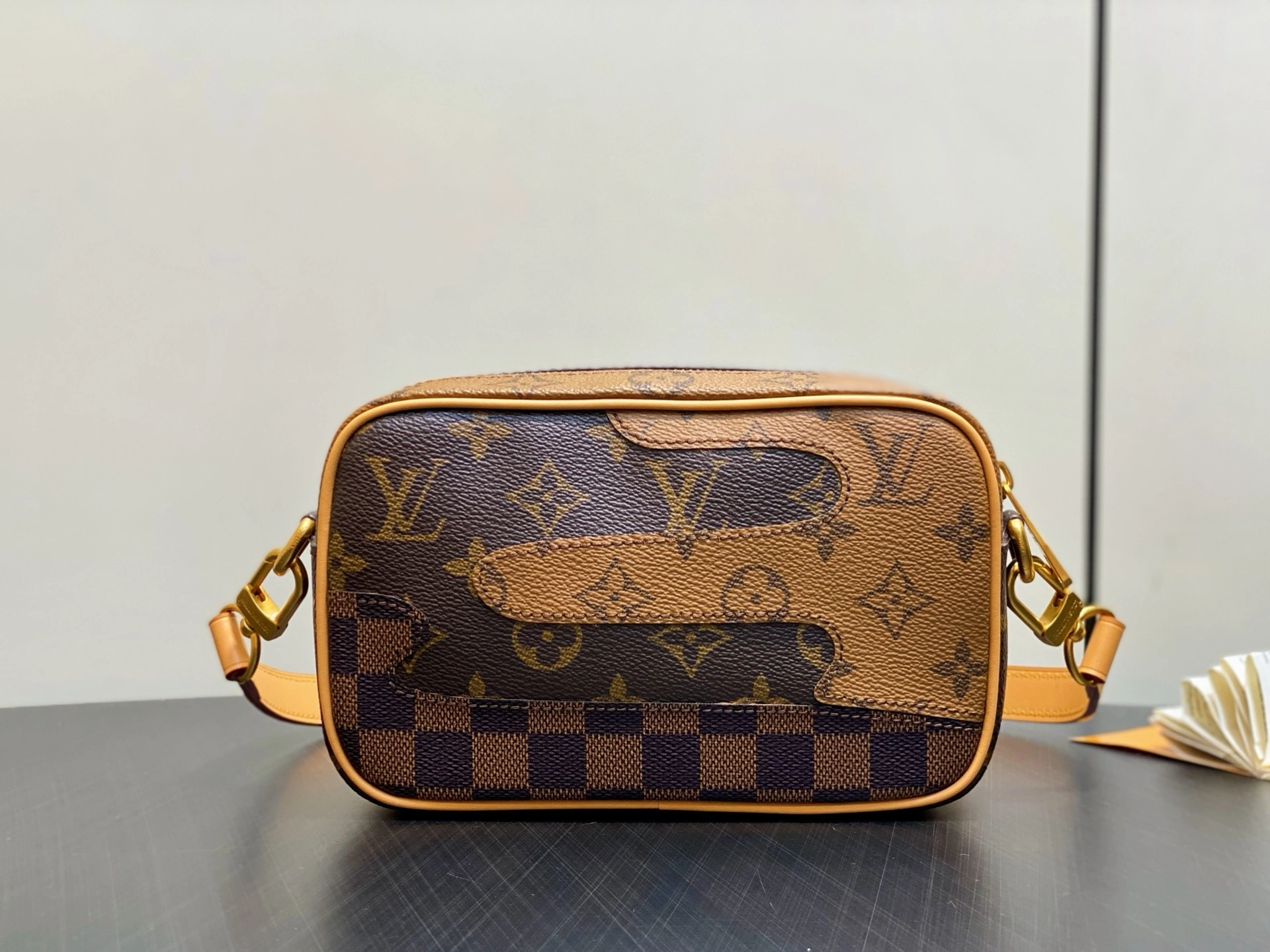 MOMO-- 8V M26020 high quality version Trocadéro item:E-B000J1846