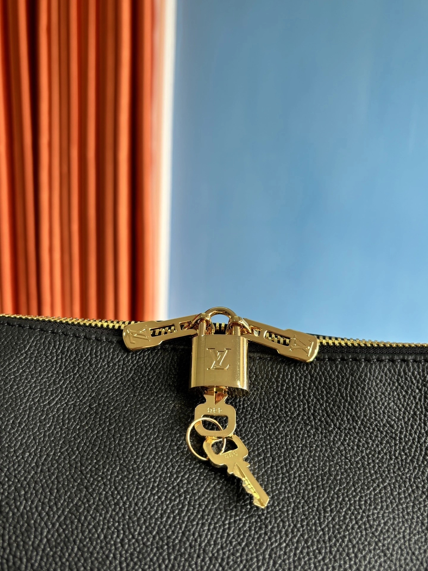 MOMO-- 8V M26037 high quality version Express Travel cowhide item:E-B177H2565