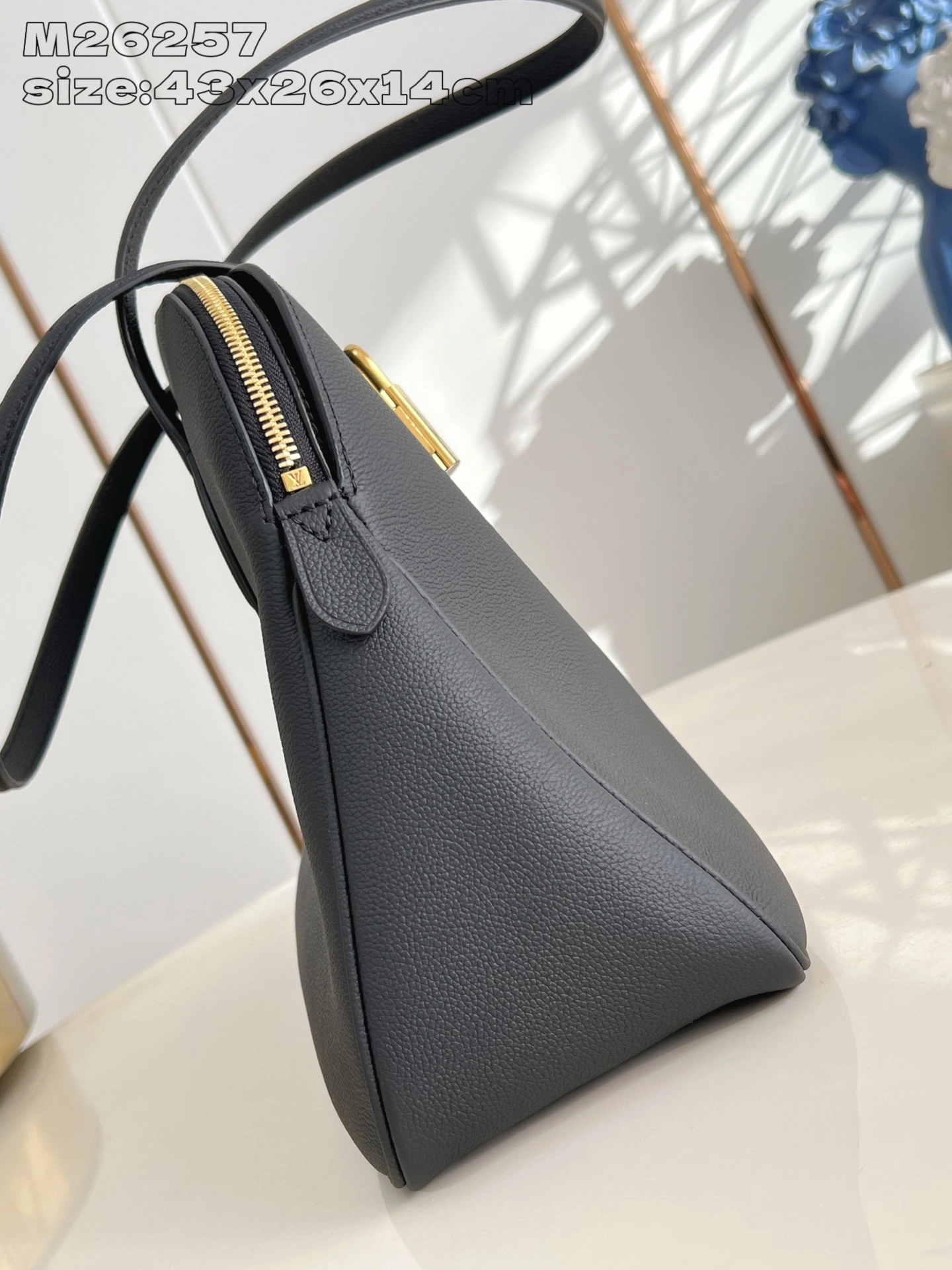MOMO-- 8V M26257 high quality version Low Key Calfskin item:F-B574A0954