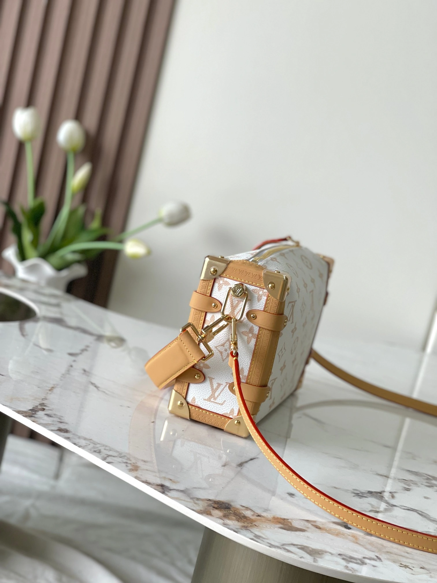 MOMO-- 8V M26287 high quality version Side Trunk cowhide item:E-B177I0711
