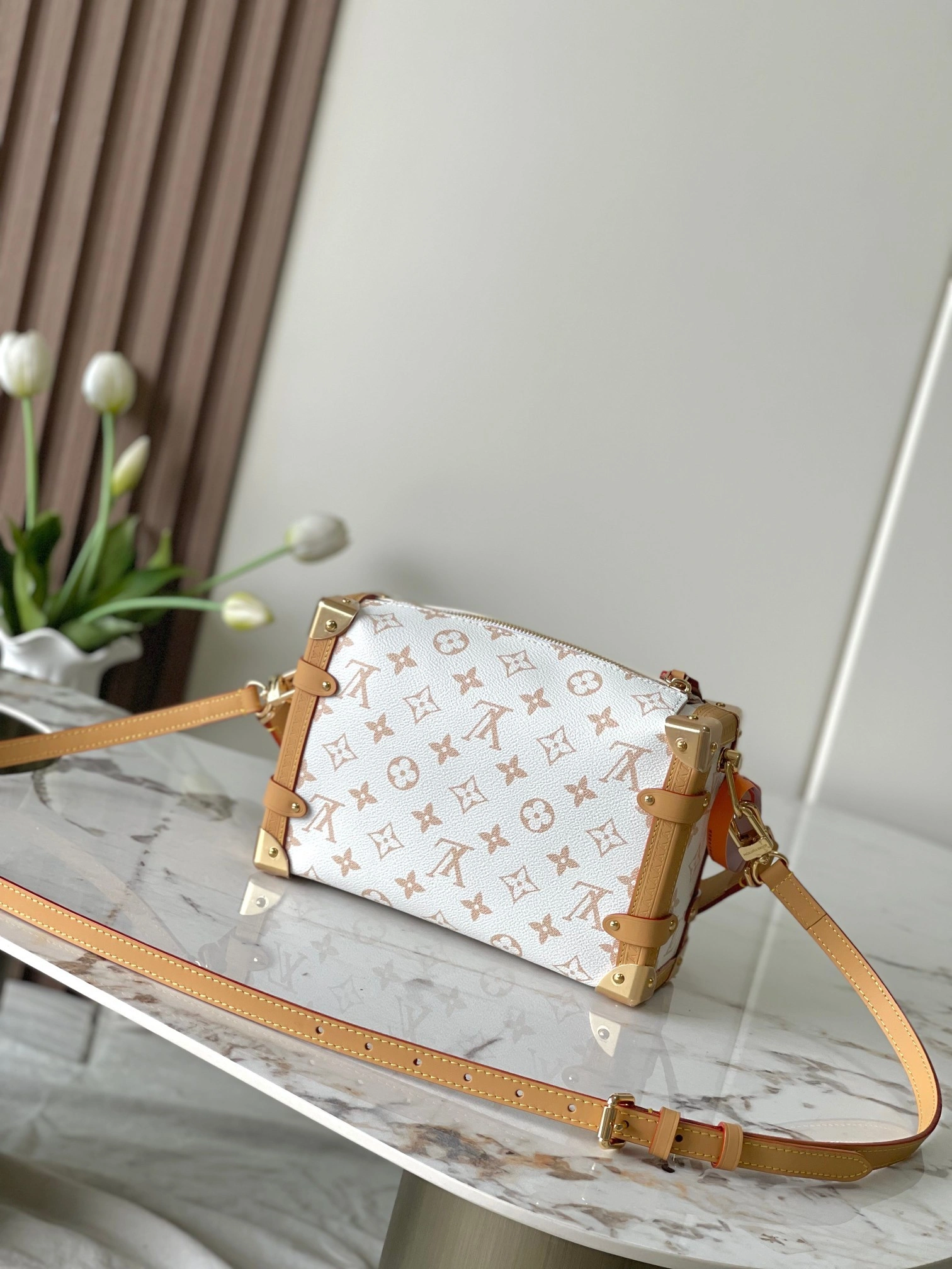 MOMO-- 8V M26287 high quality version Side Trunk cowhide item:E-B177I0711