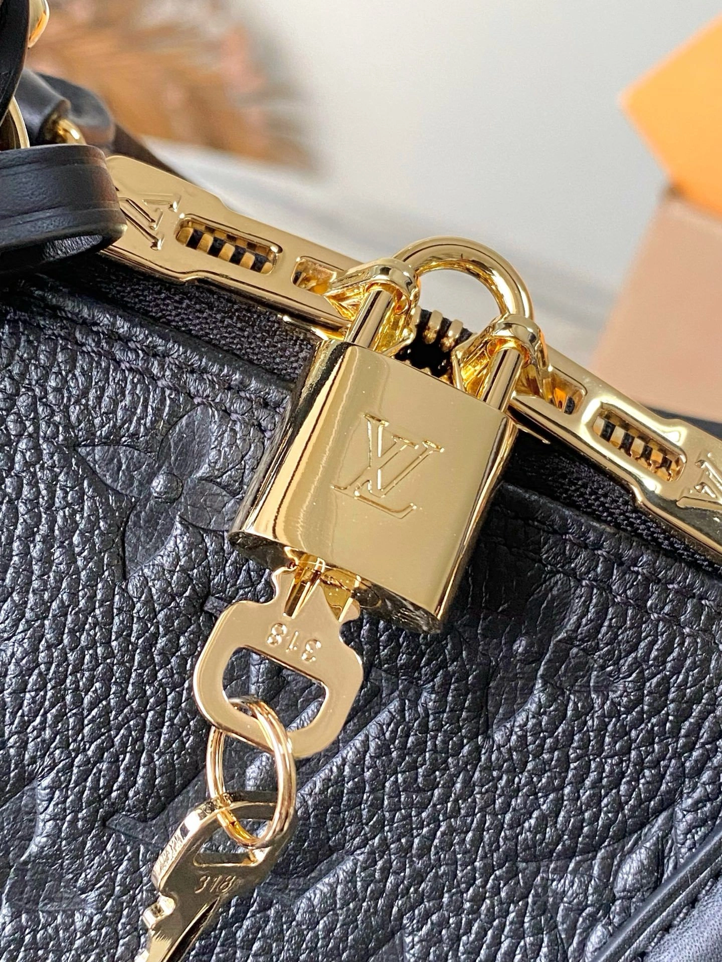 MOMO-- 8V M26489 high quality version Alma cowhide item:E-B574K1824