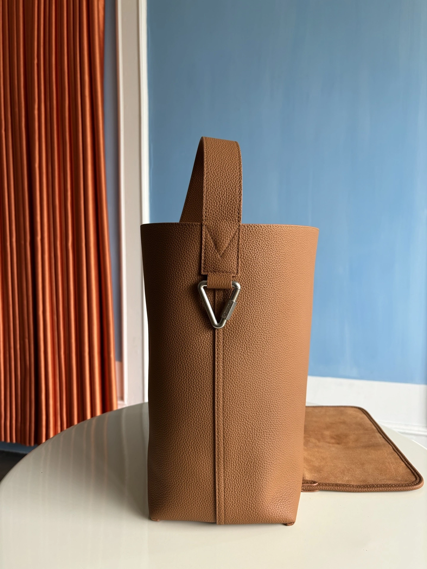 MOMO-- 8V M26745 high quality version Verso Hobo cowhide item:E-B808L1722T